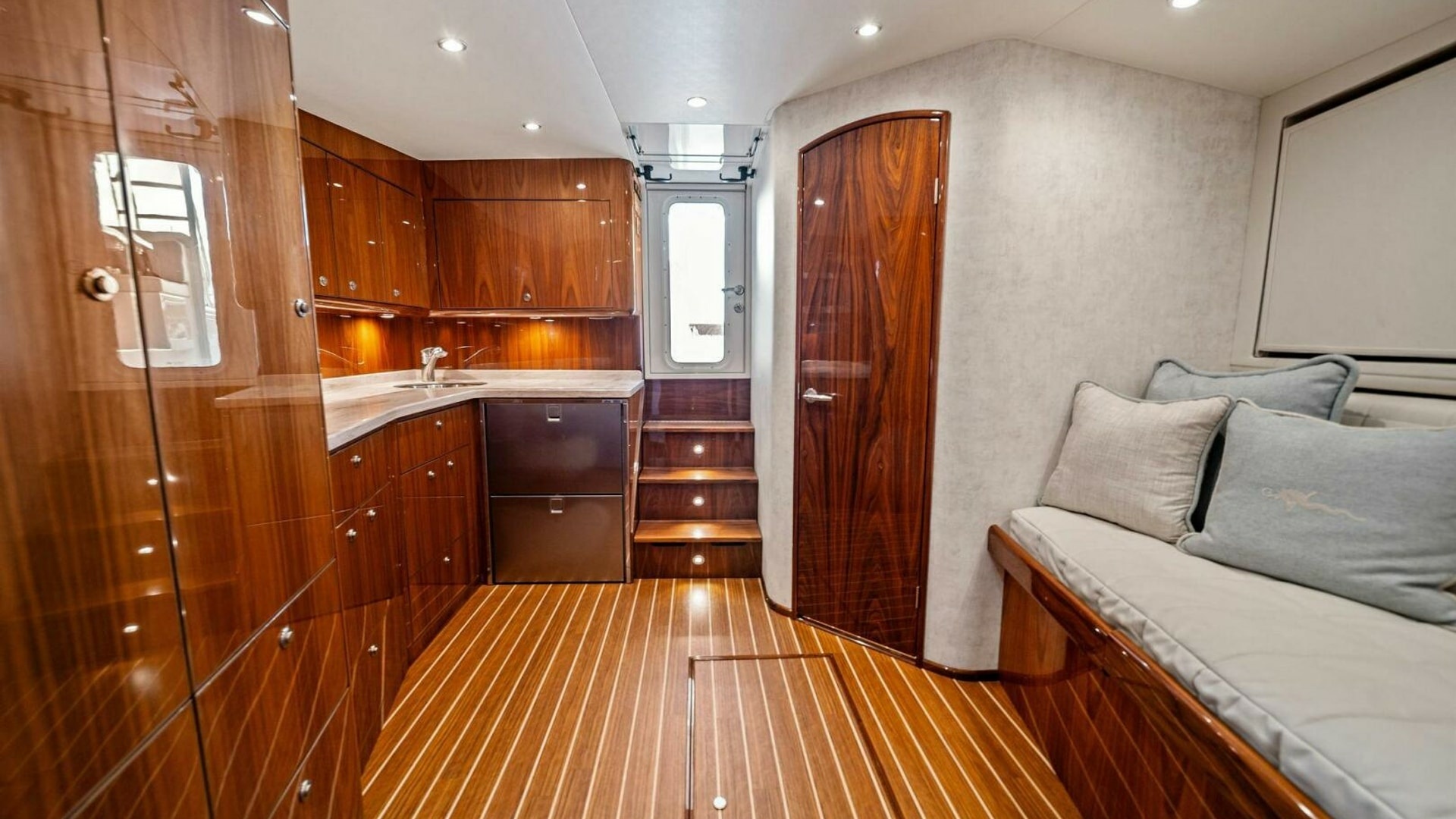 Damfino 46ft Viking Yacht For Sale