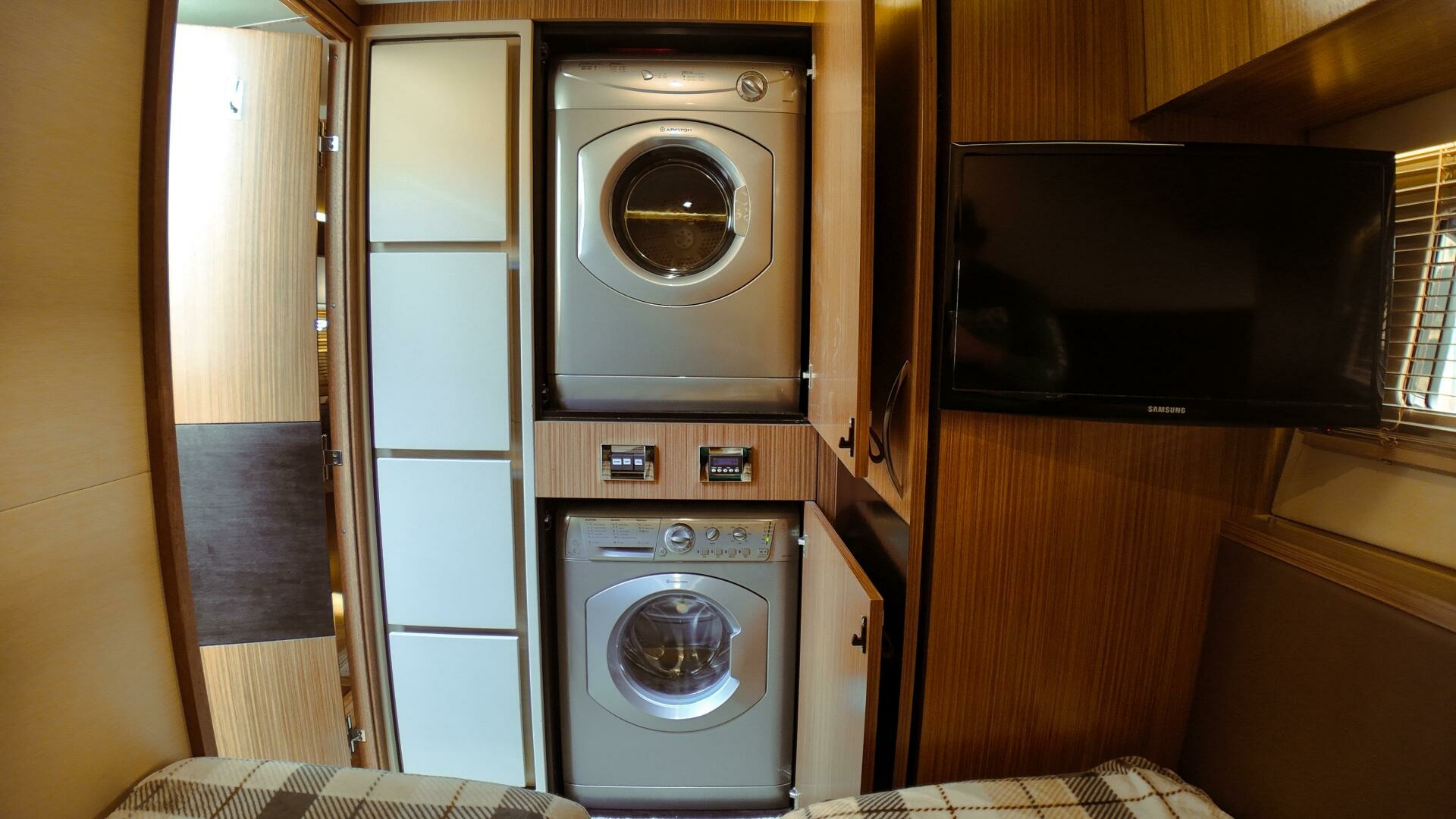 INCOGNITO 59ft Sea Ray Yacht For Sale