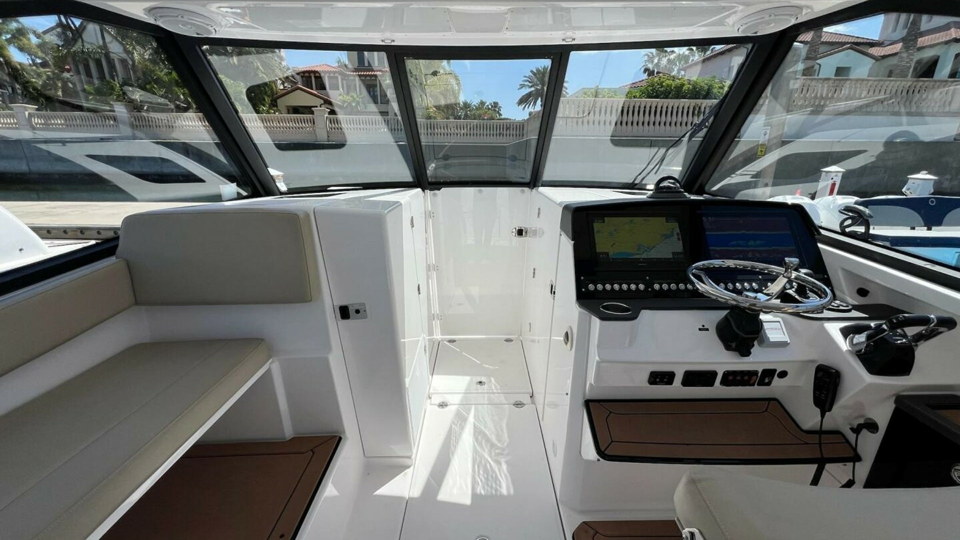 Solamore 34ft Everglades Yacht For Sale