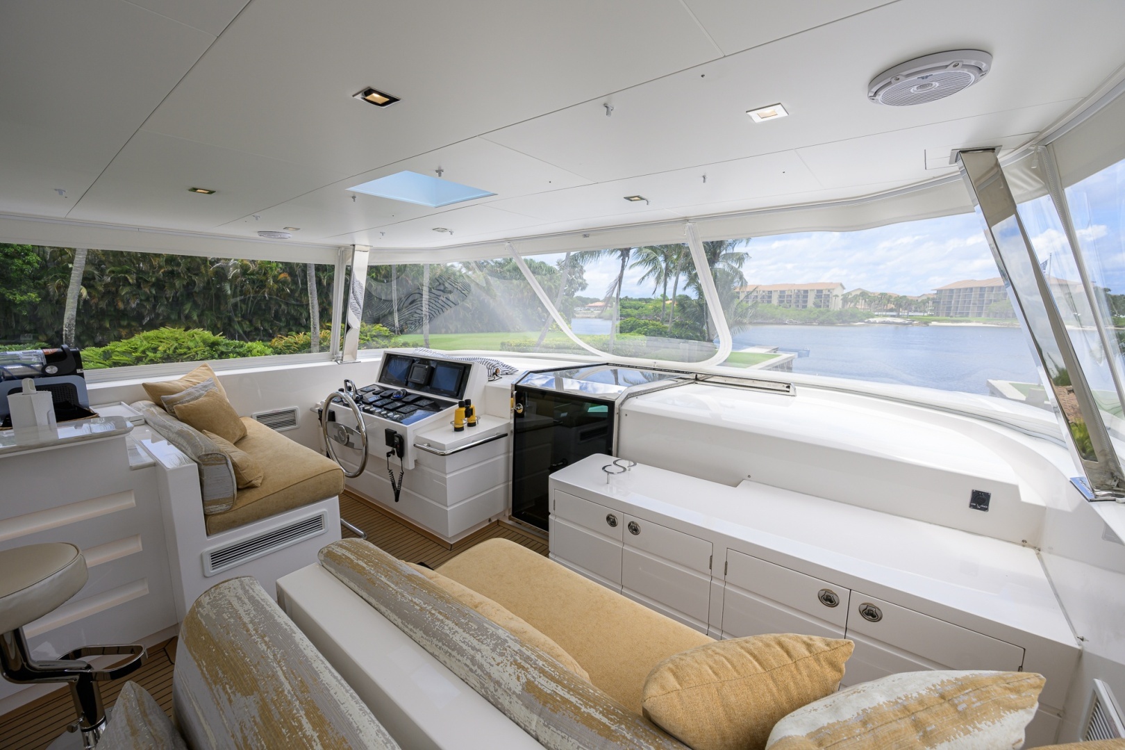 Midnight Moon 85ft Horizon Yacht For Sale