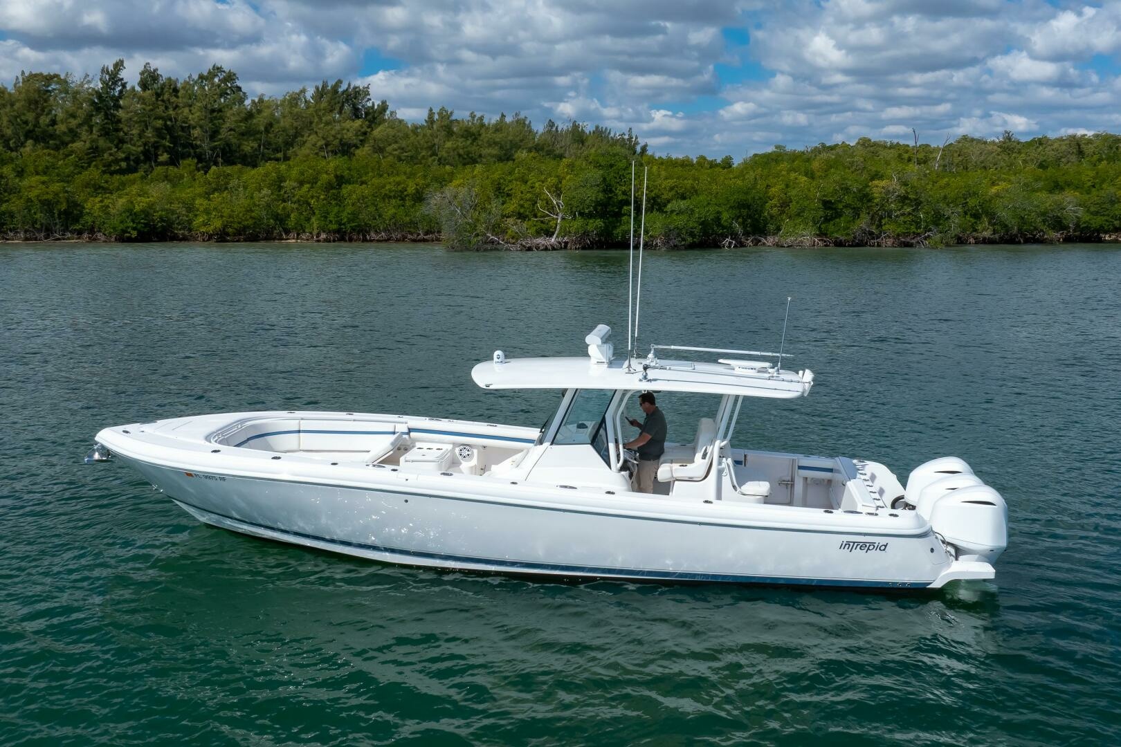 Intrepid 375 - Profile