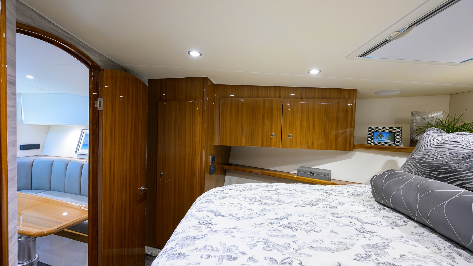 Chelsea Hunter 44ft Viking Yacht For Sale Chelsea Hunter 44ft Viking Yacht For Sale