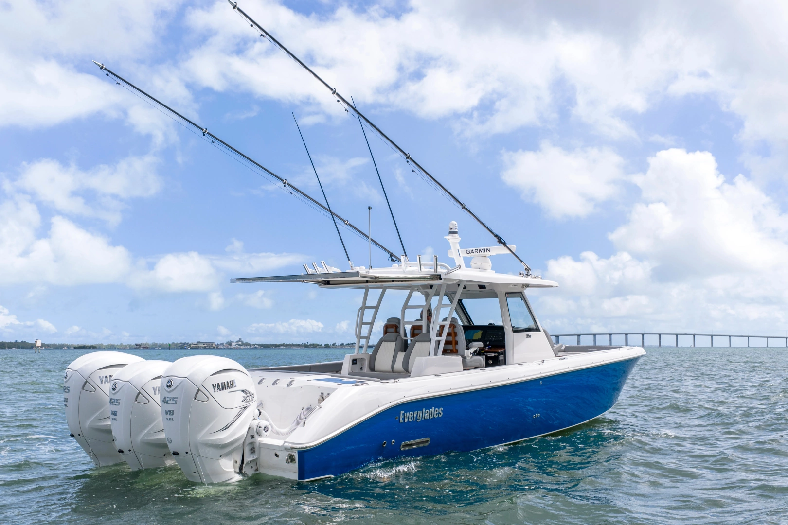 Everglades 395 CC Yacht For Sale
