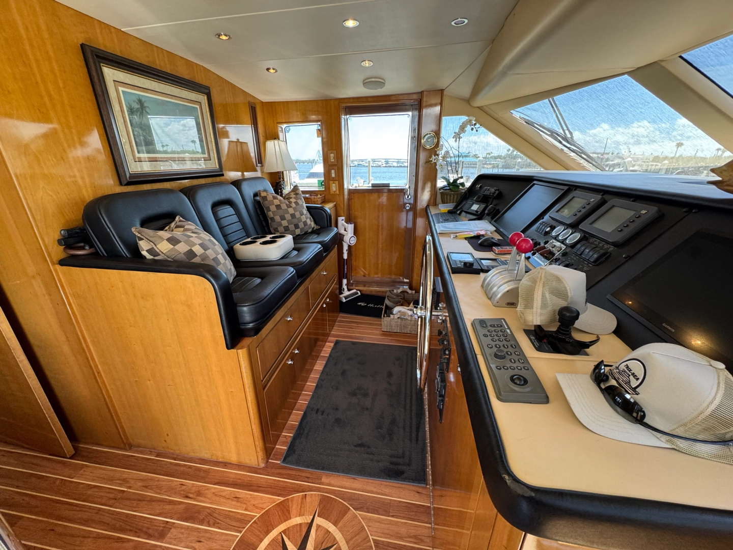 PERFECT LA DEE 75ft Hatteras Yacht For Sale