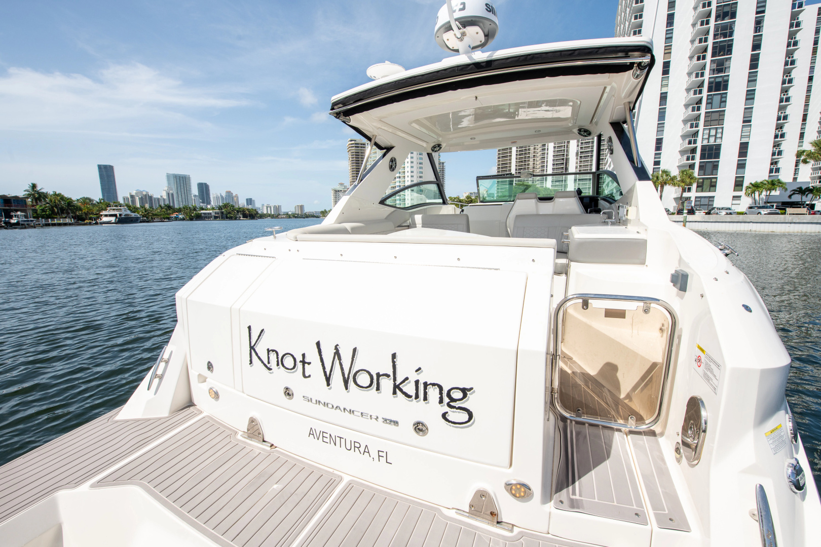 32ft Sea Ray Yacht For Sale