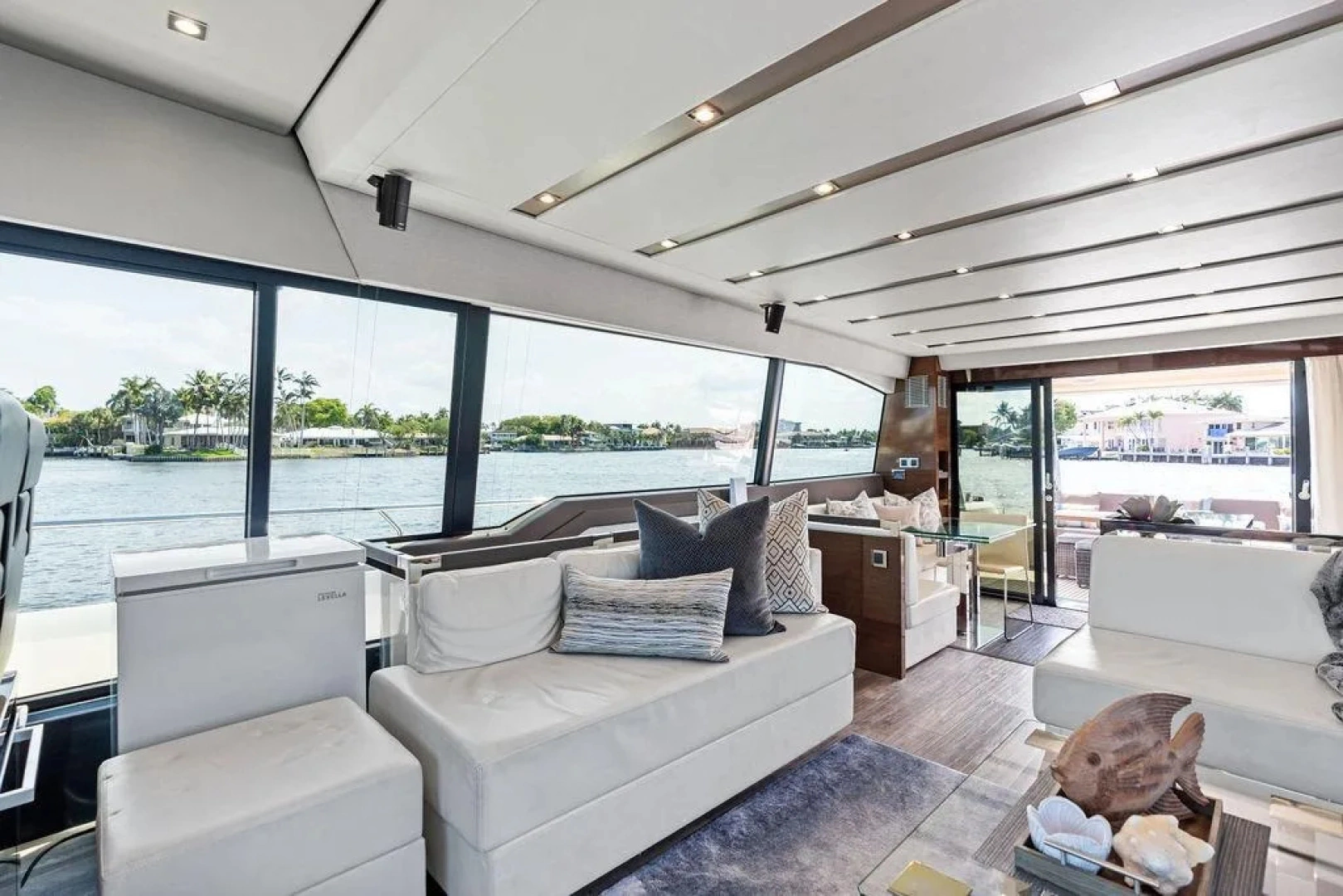 Prestige 680 Yacht For Sale
