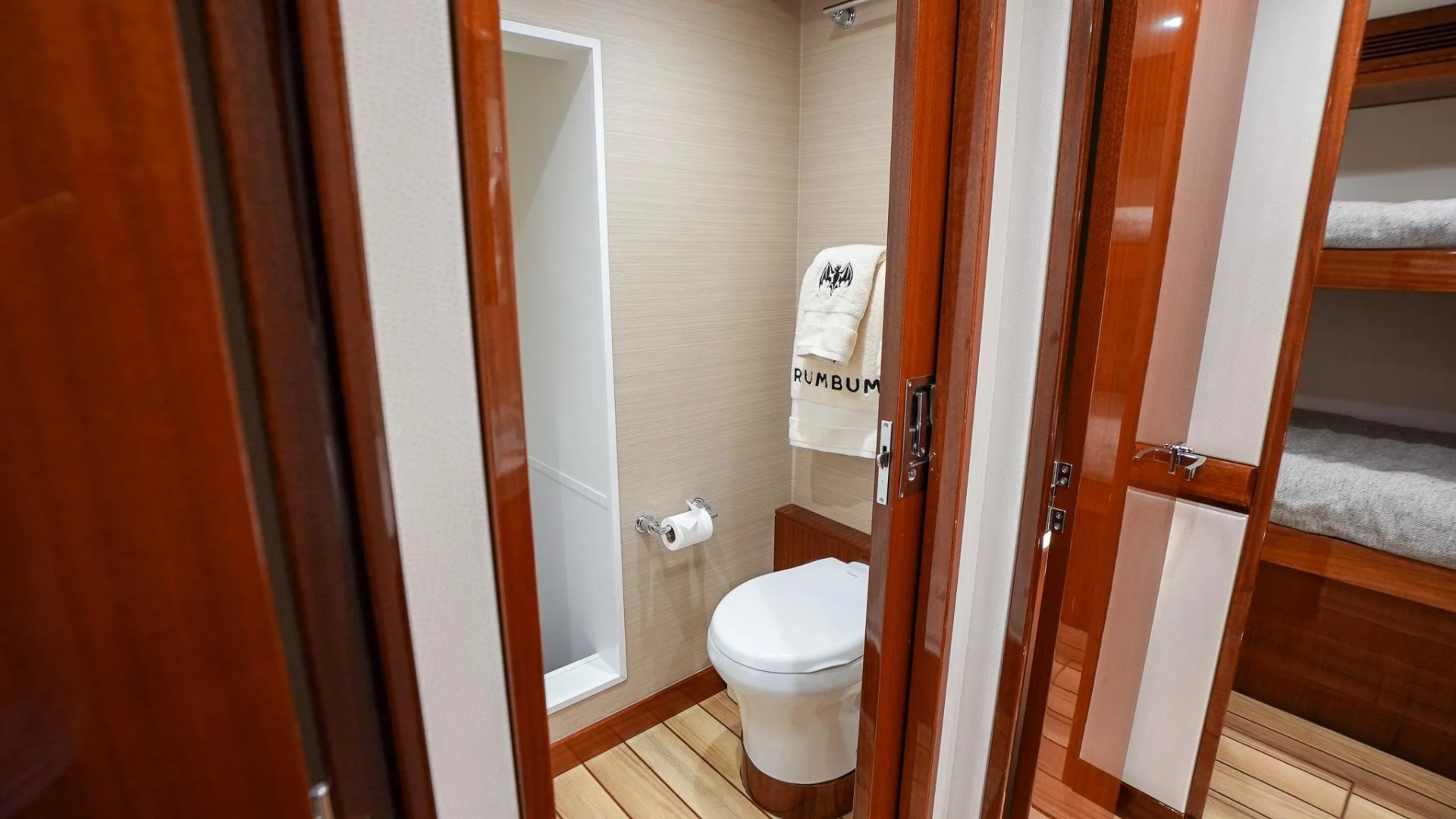 70ft Hatteras Yacht For Sale