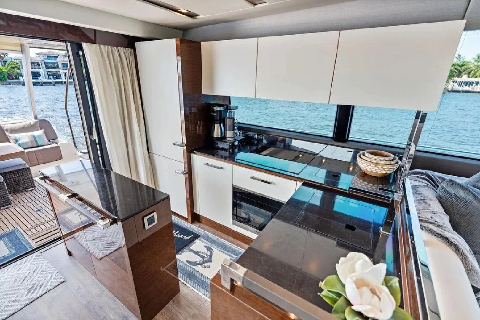 Prestige 680 Yacht For Sale