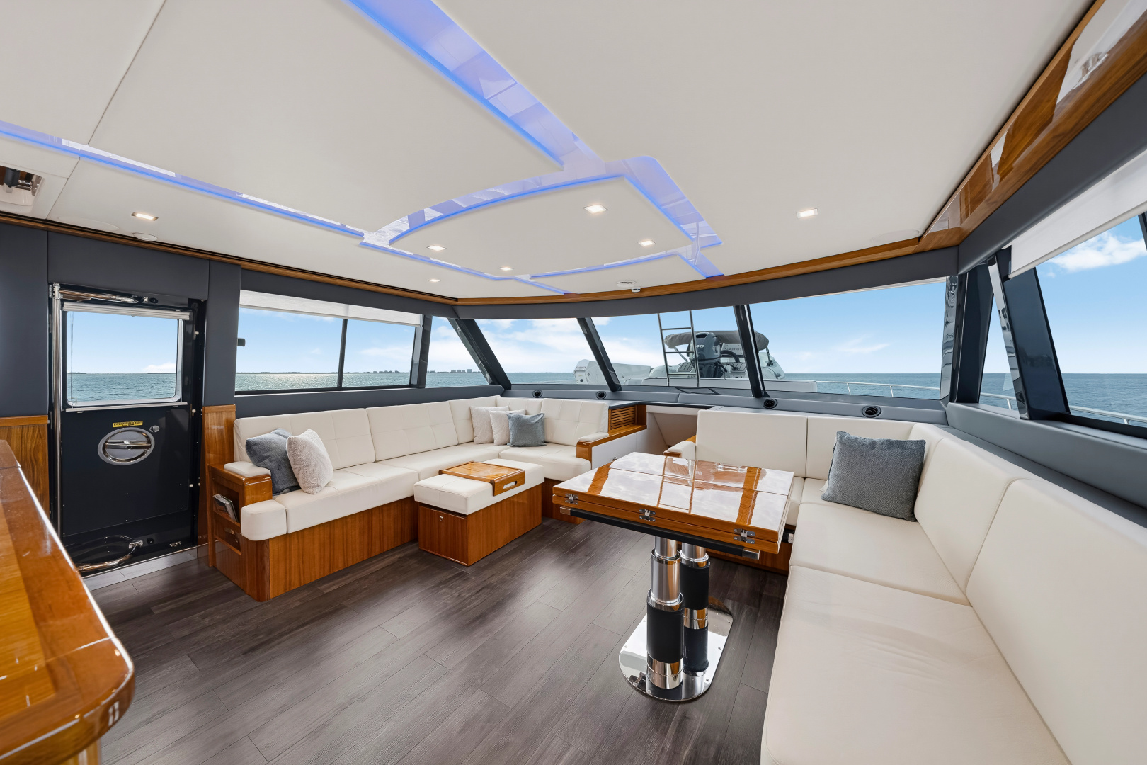 ZERO GRAVITY 72ft Riviera Yacht For Sale ZERO GRAVITY 72ft Riviera Yacht For Sale