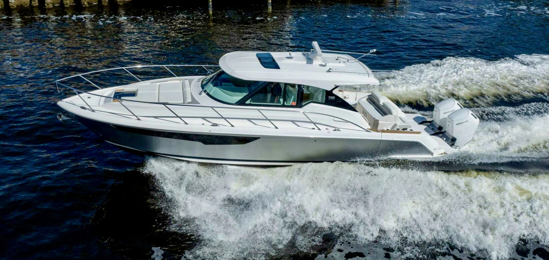 2022 Tiara Yachts 43 LE