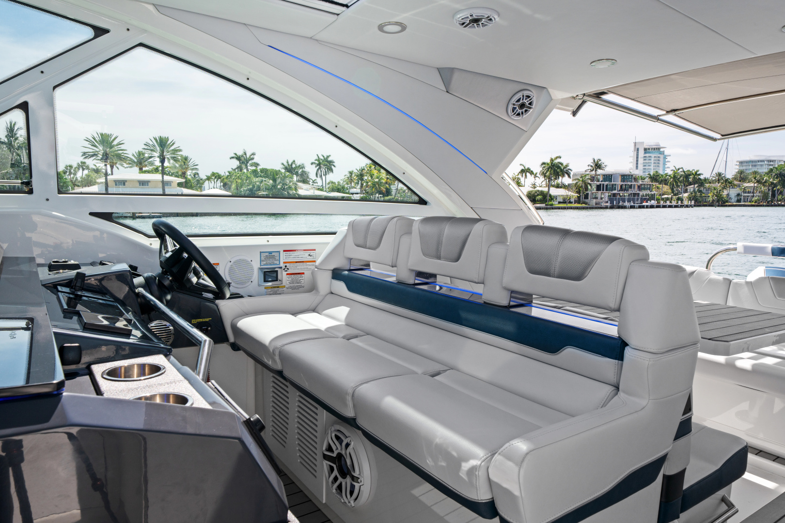 LADY CHAMPAGNE 2 40ft Formula Yacht For Sale
