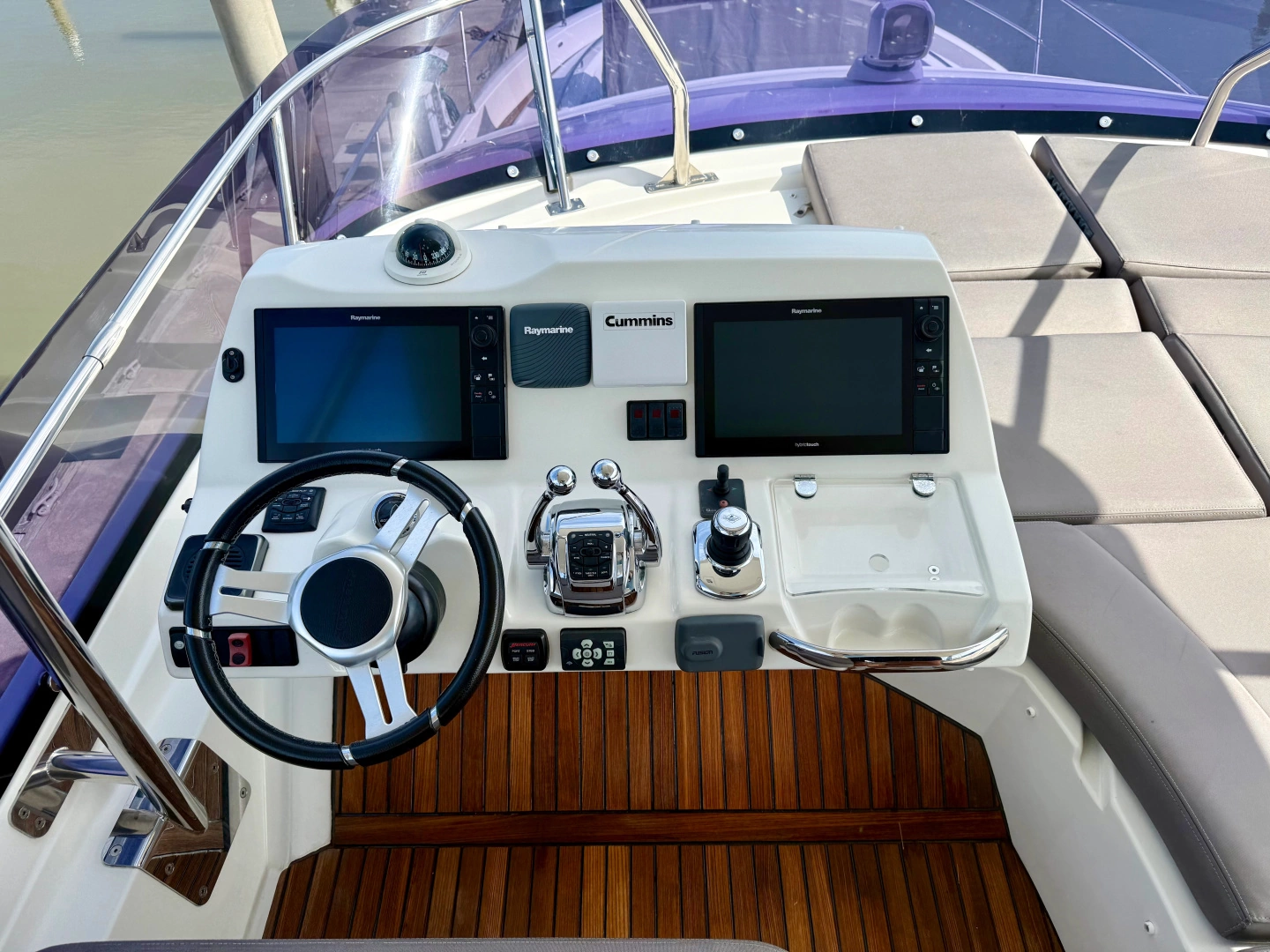 Prestige 560 Fly Yacht For Sale