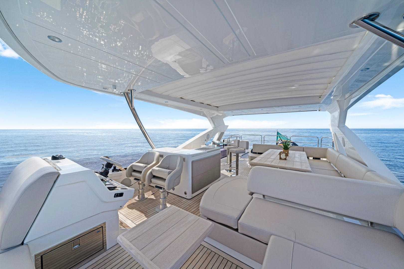 2020 Sunseeker 76 Yacht