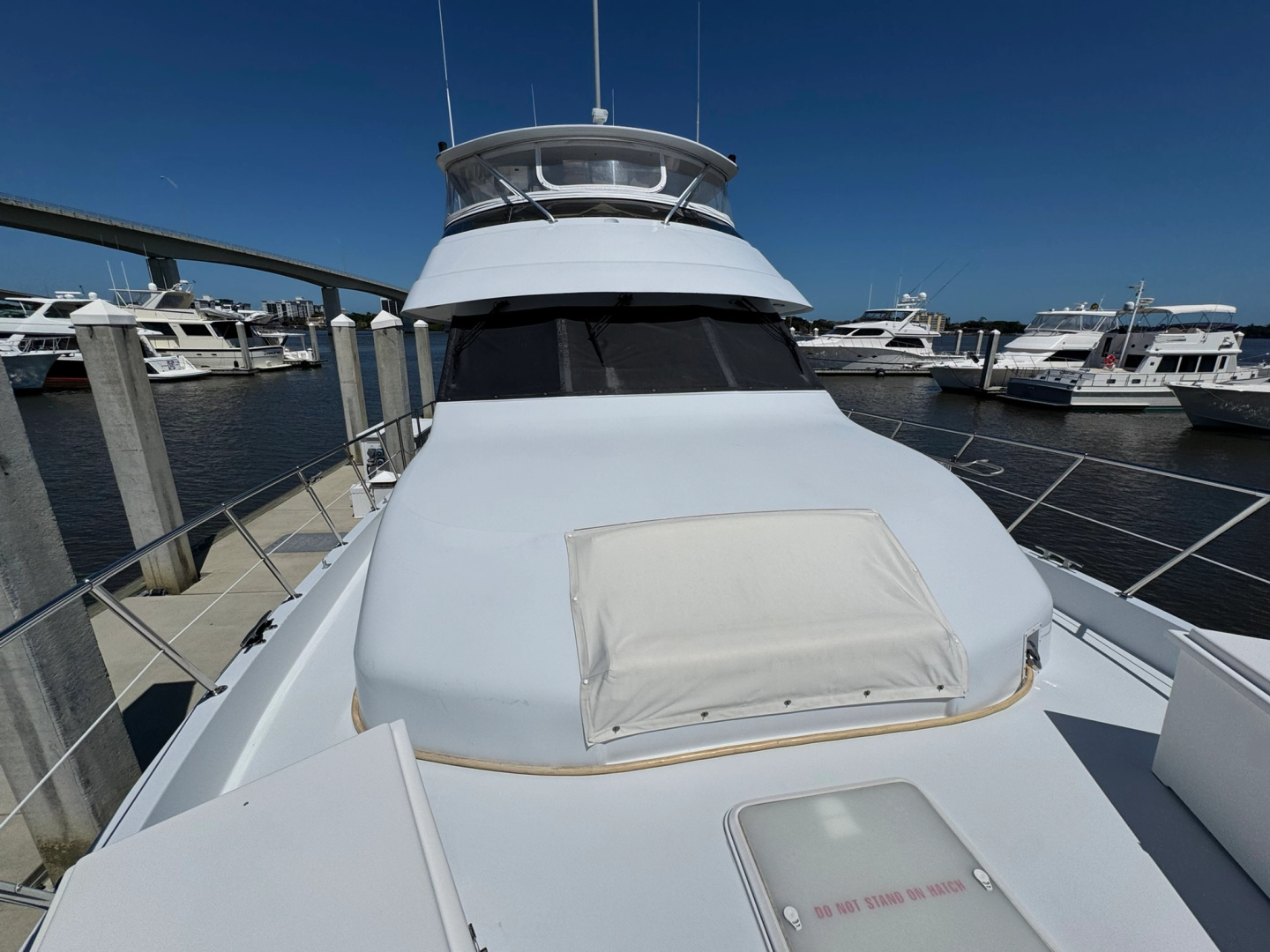 PERFECT LA DEE 75ft Hatteras Yacht For Sale