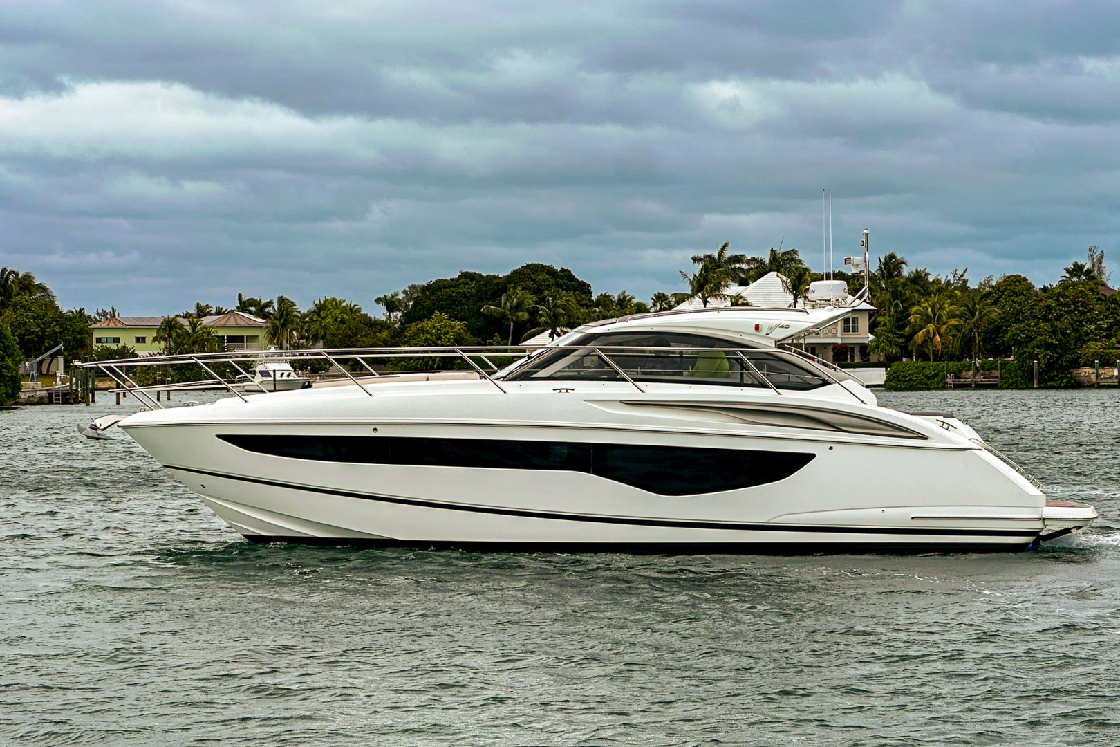 2025 Princess V40
