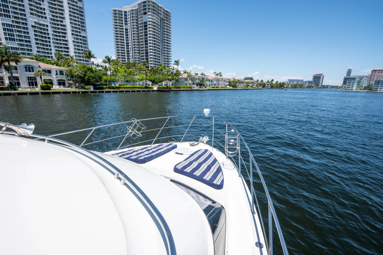 Carver 444 CMY Yacht For Sale