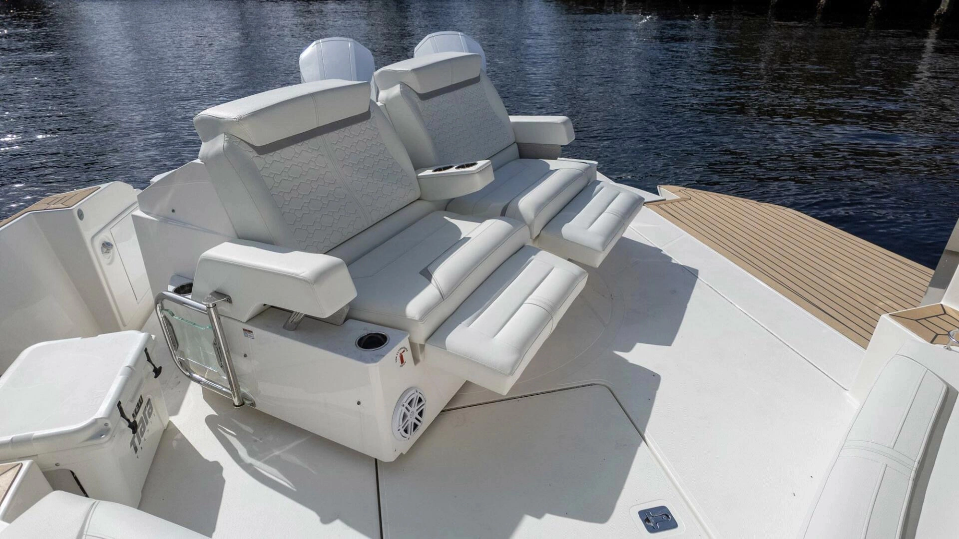 Tiara Yachts 43 LE Yacht For Sale