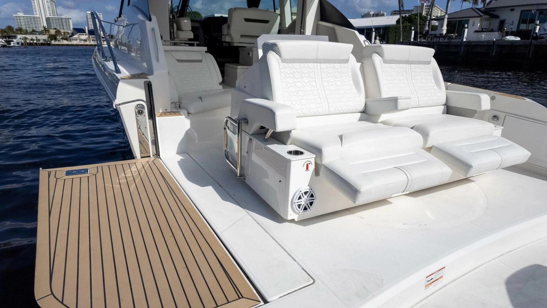 Tiara Yachts 43 LE Yacht For Sale