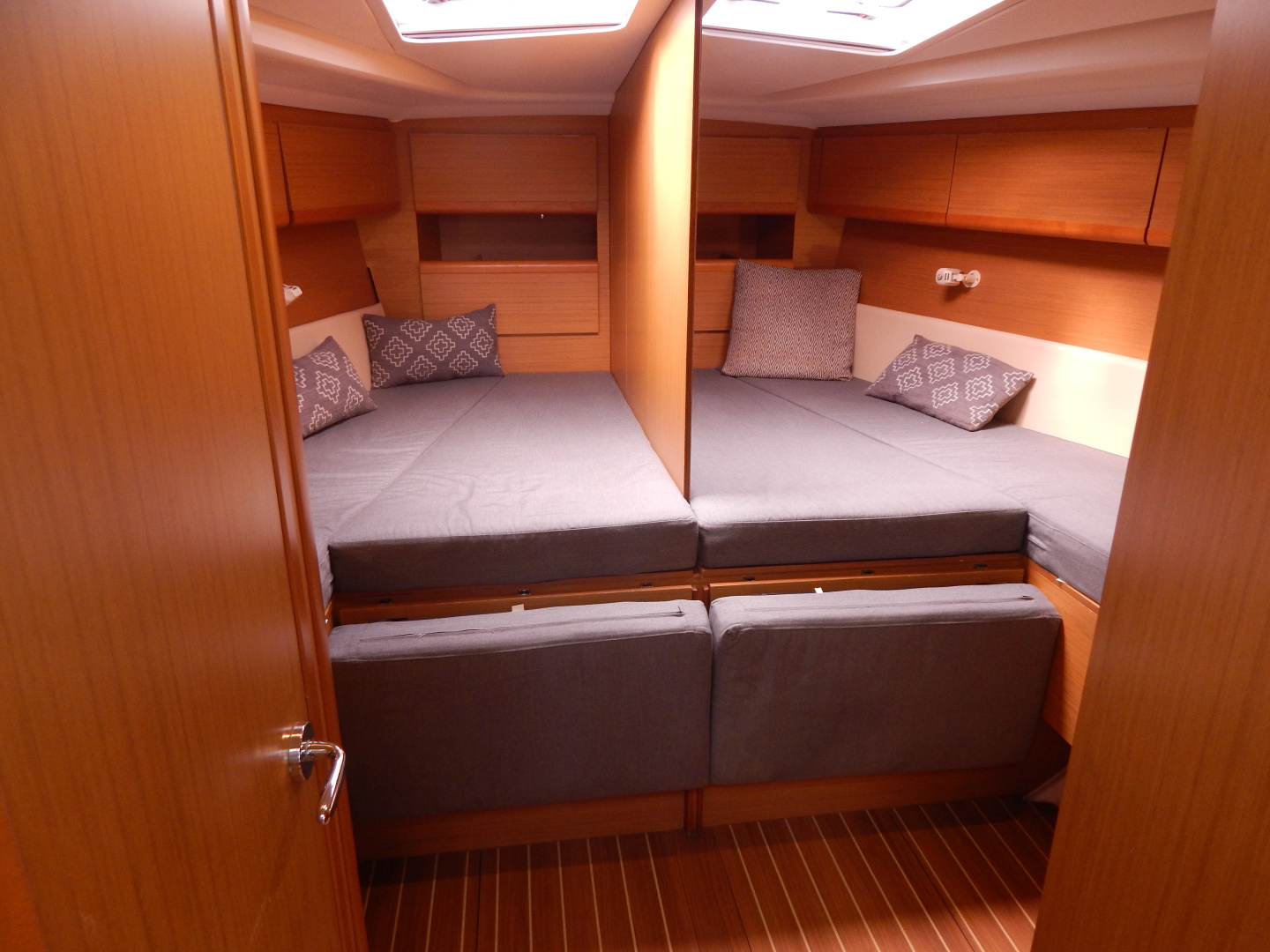 Respite 50ft Jeanneau Yacht For Sale