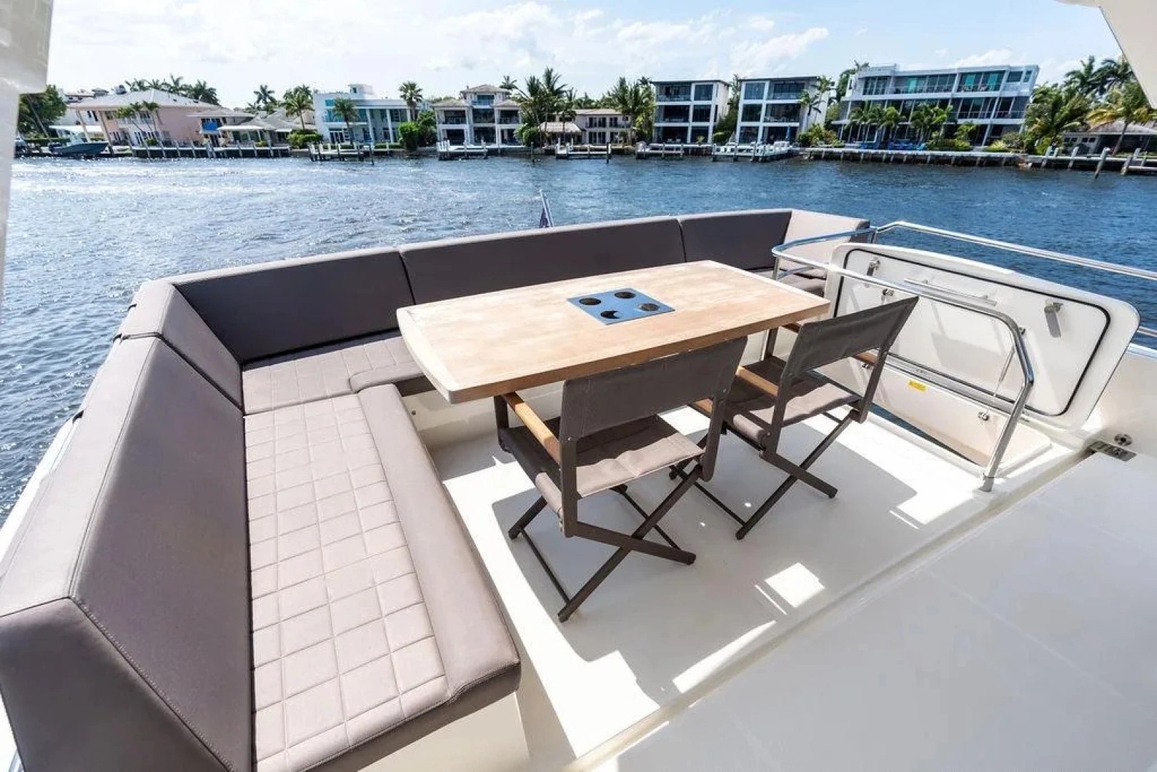 Prestige 680 Yacht For Sale