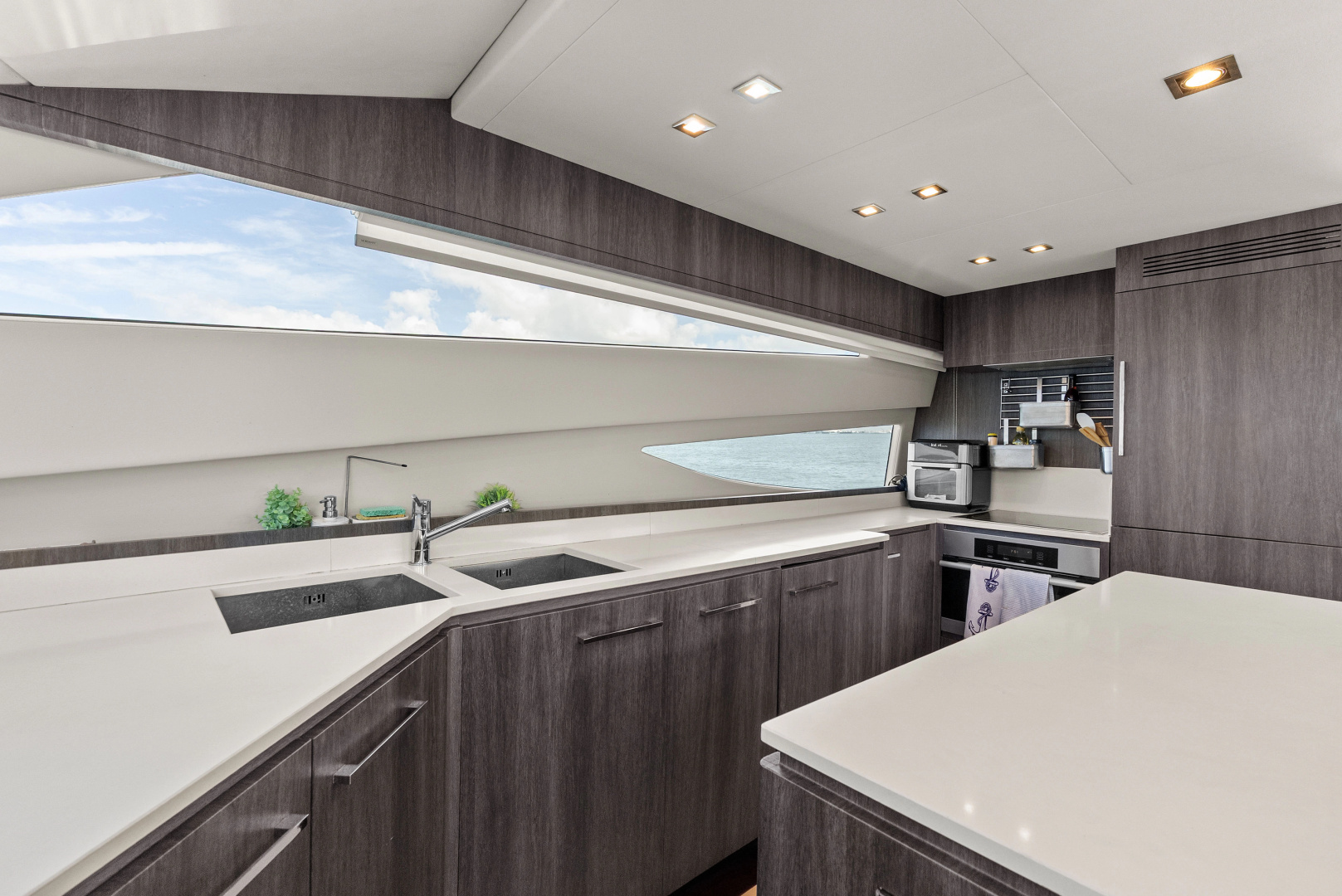 SOLARIS 65ft Uniesse Yacht For Sale