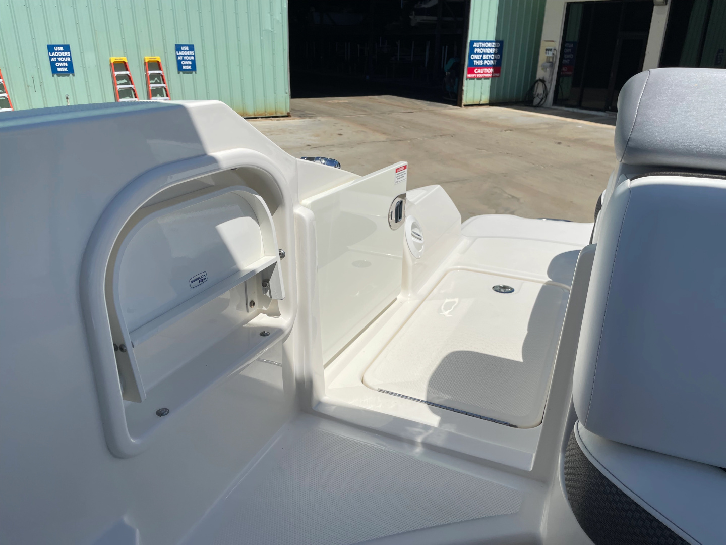 AGUANILE 27ft Sea Ray Yacht For Sale
