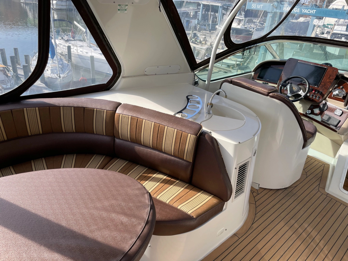 Carver 560 Voyager Yacht For Sale
