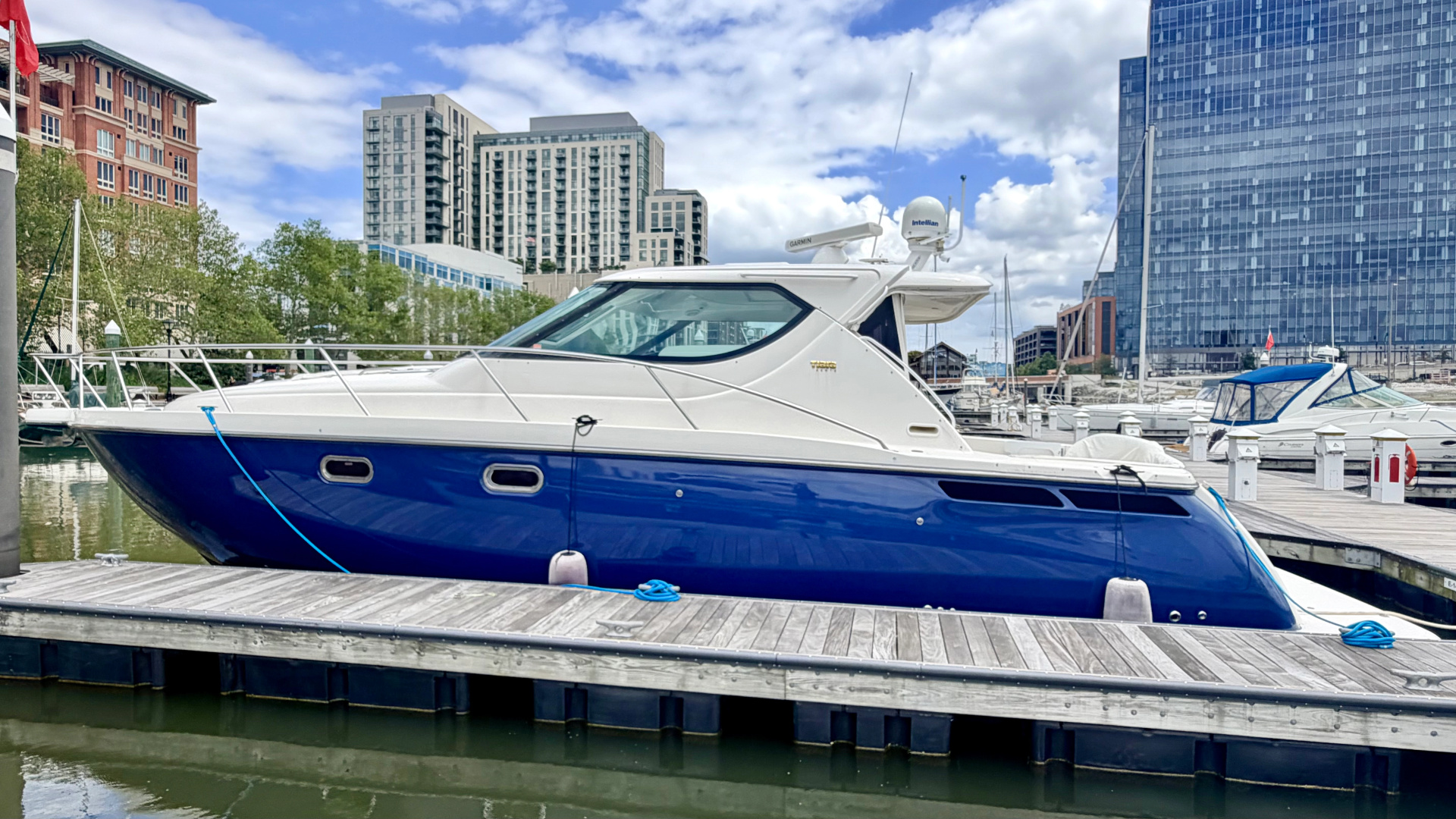 2009 Tiara Yachts 4300 Sovran