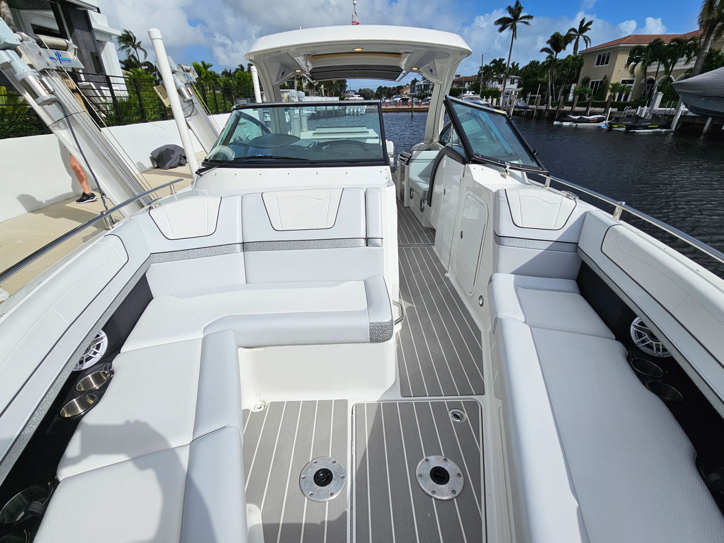 OUTER SPACE 35ft Formula Yacht For Sale