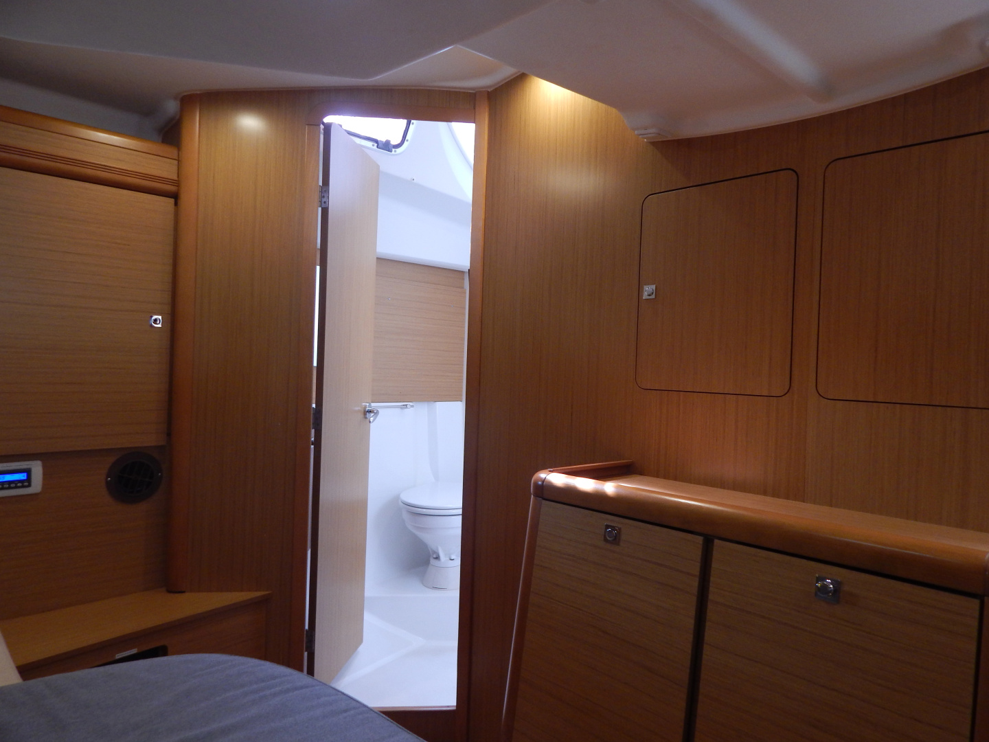 Respite 50ft Jeanneau Yacht For Sale