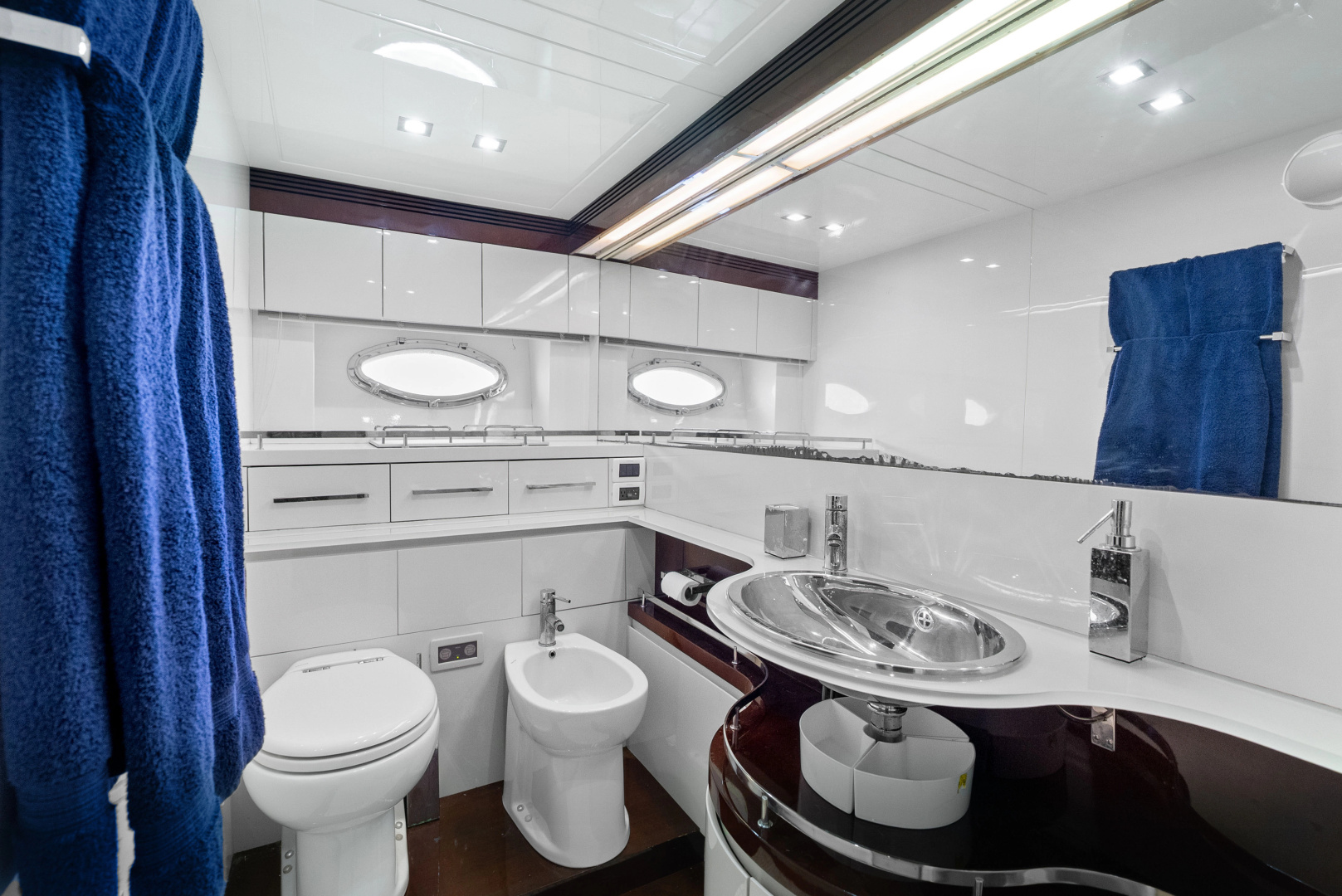 SOLARIS 65ft Uniesse Yacht For Sale