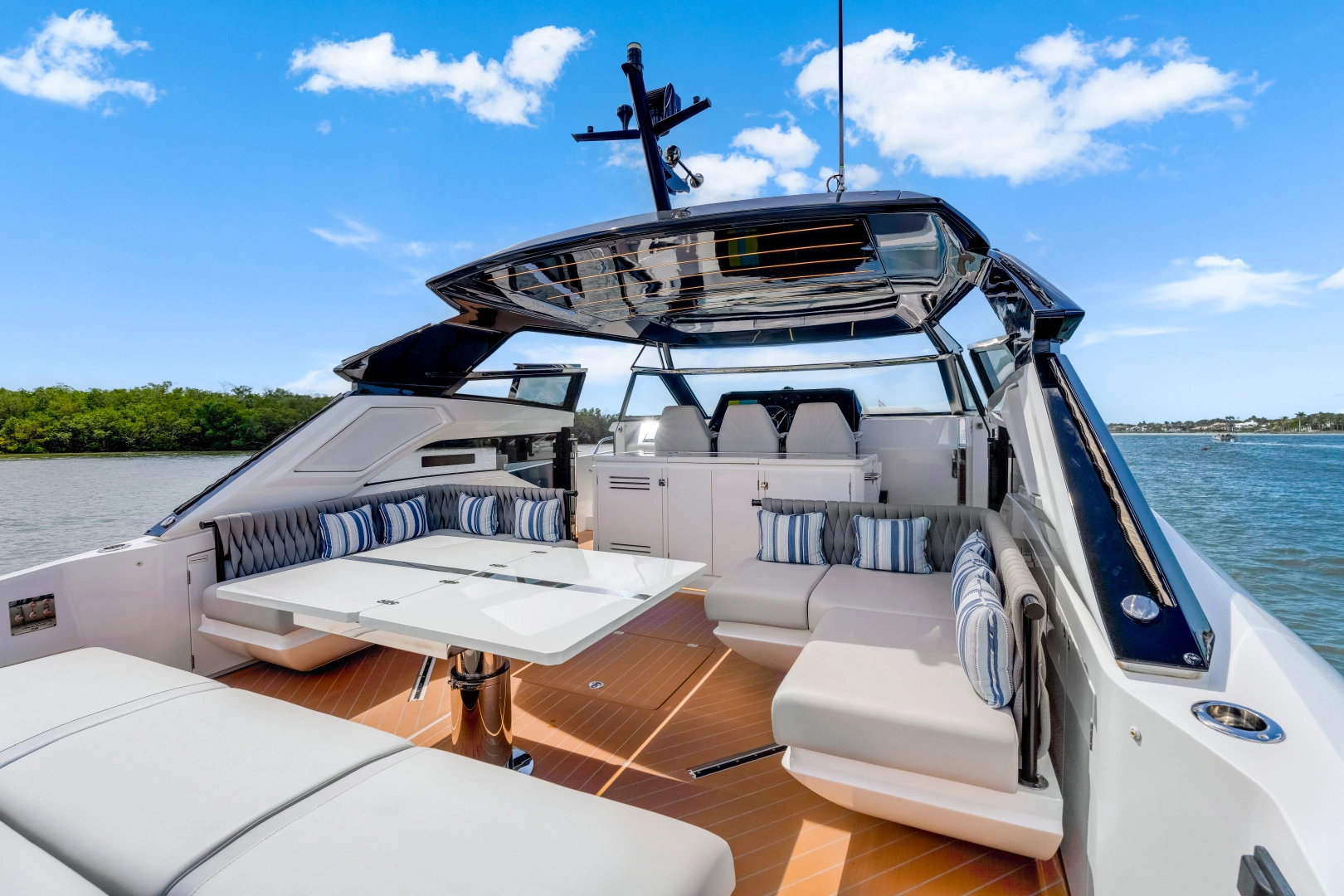 Sunseeker Superhawk 55 Yacht For Sale