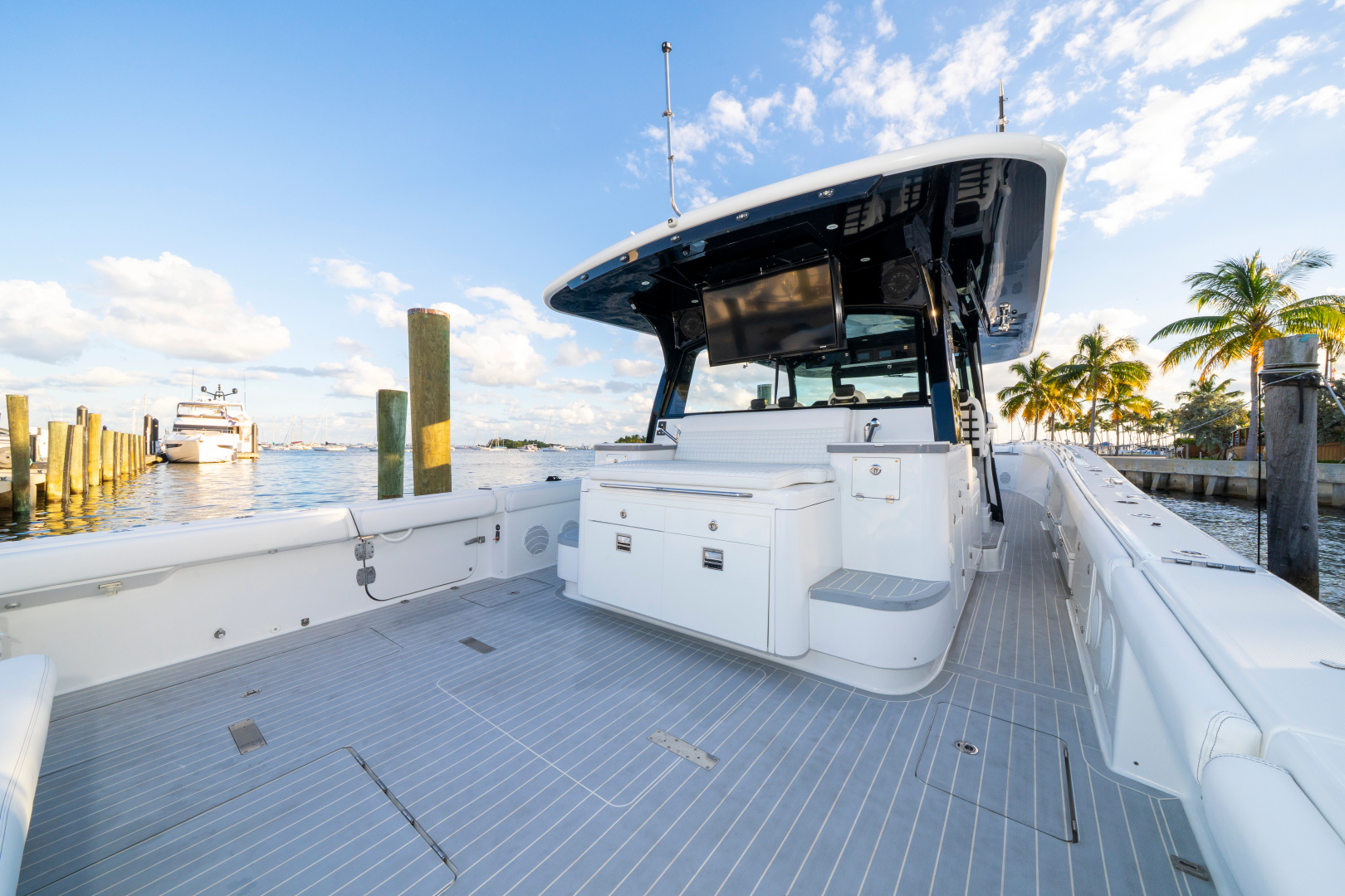 65ft HCB Yacht For Sale