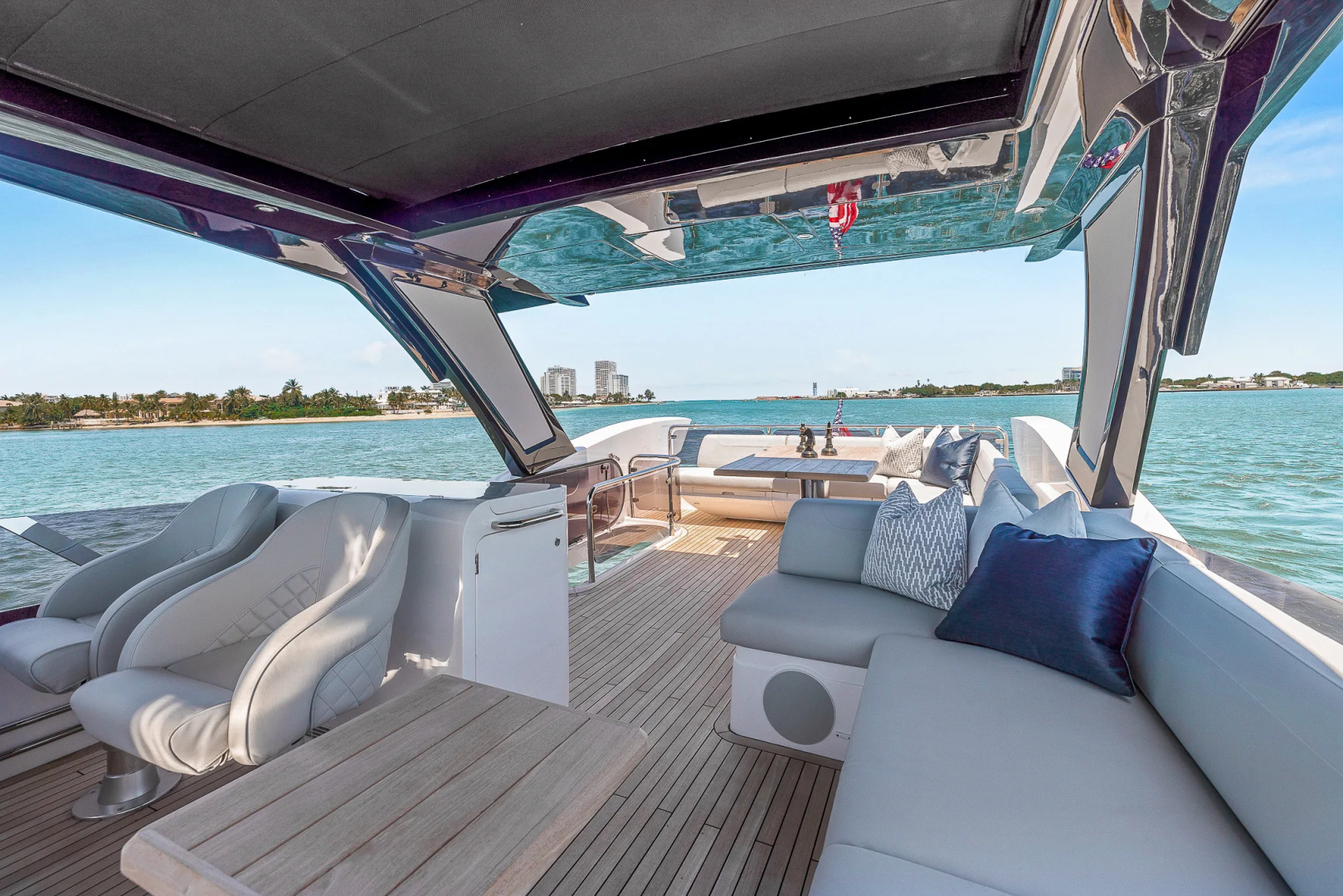 MANHATTAN 68 DEALER DEMO 68ft Sunseeker Yacht For Sale MANHATTAN 68 DEALER DEMO 68ft Sunseeker Yacht For Sale