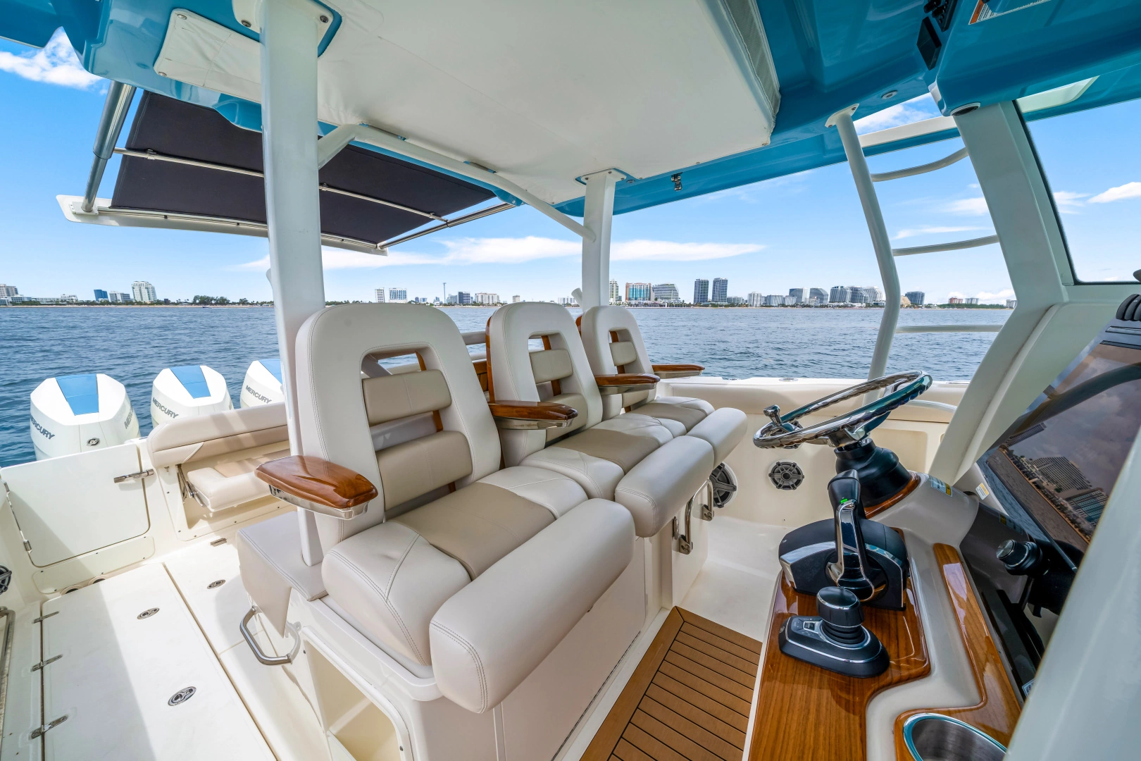 Boston Whaler 380 Outrage Yacht For Sale