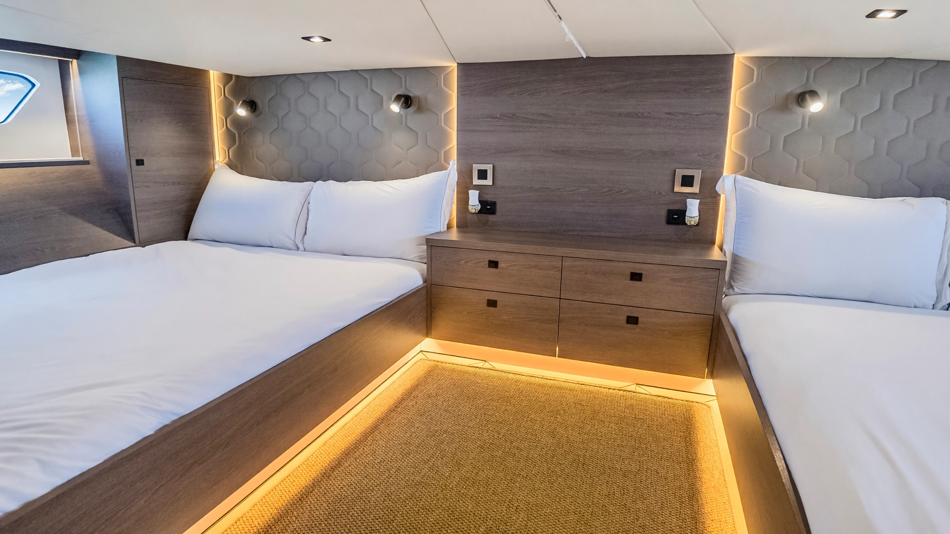 58ft Vanquish Yachts Yacht For Sale 58ft Vanquish Yachts Yacht For Sale