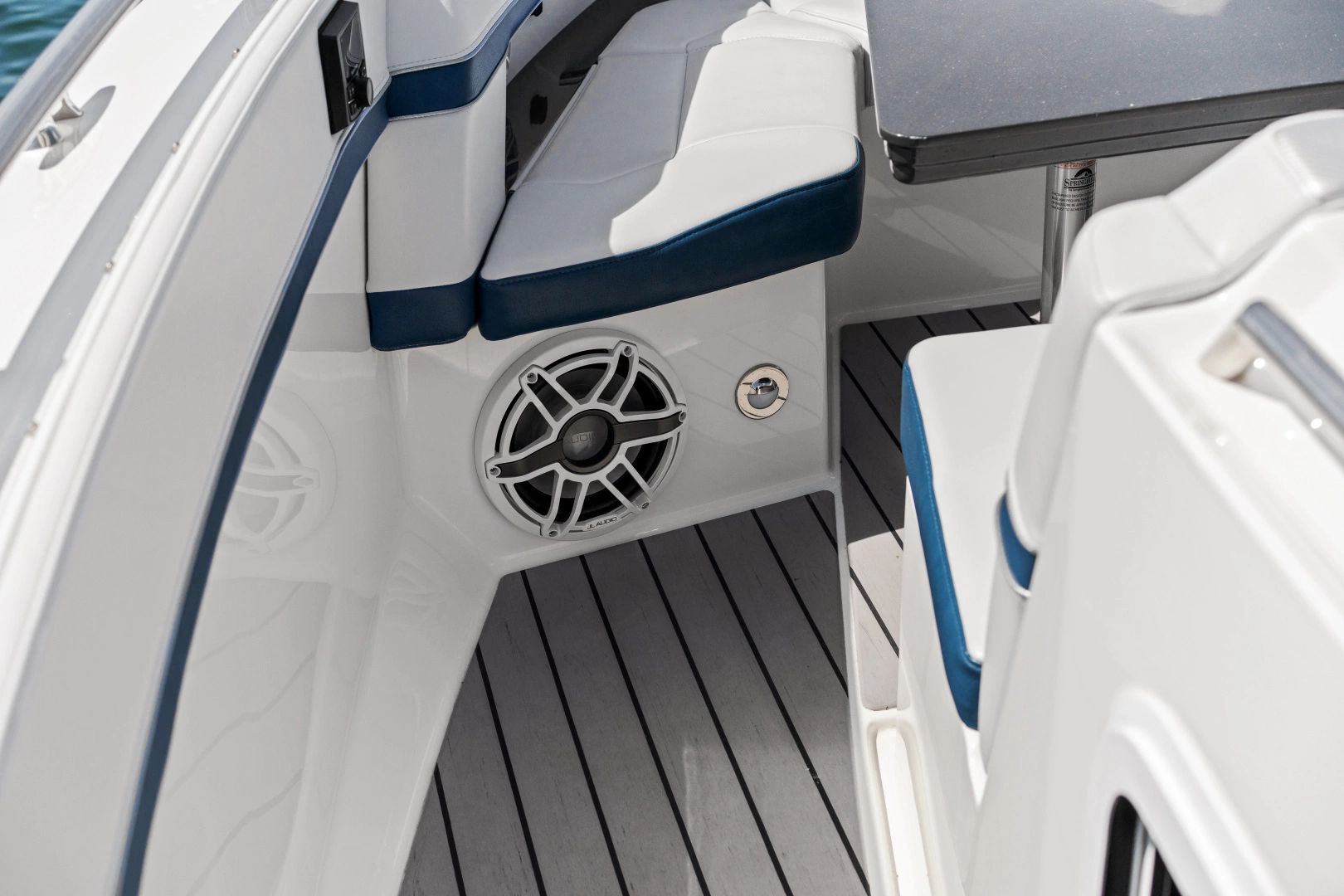 Formula 400 Super Sport Crossover Yacht For Sale