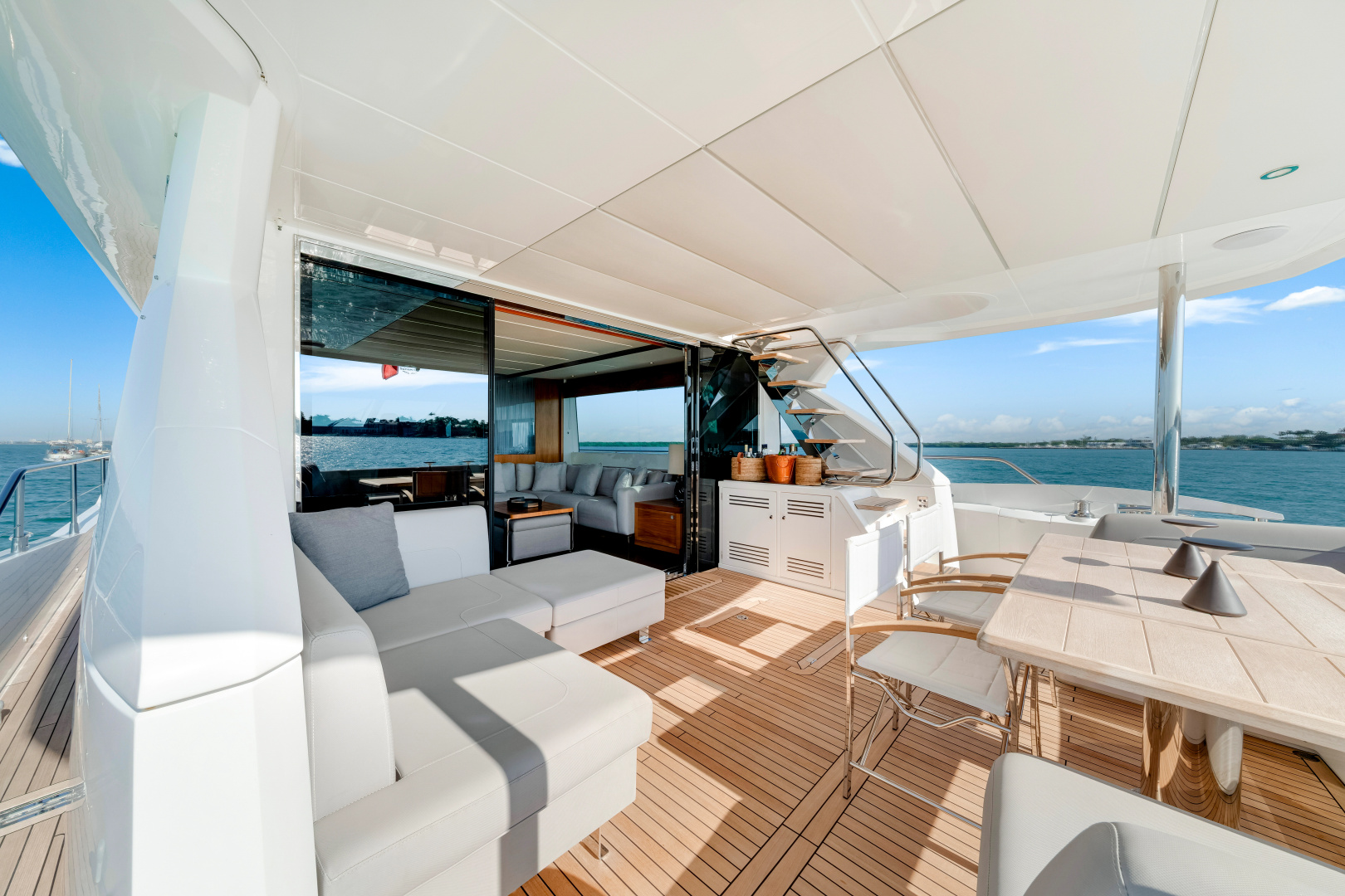 2020 Sunseeker 76 Yacht