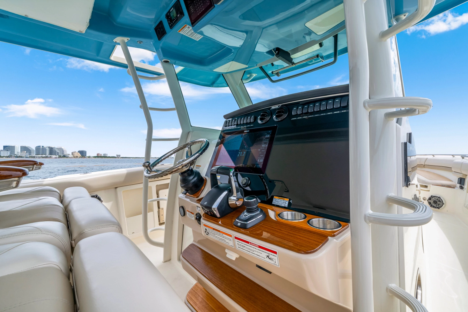 Boston Whaler 380 Outrage Yacht For Sale
