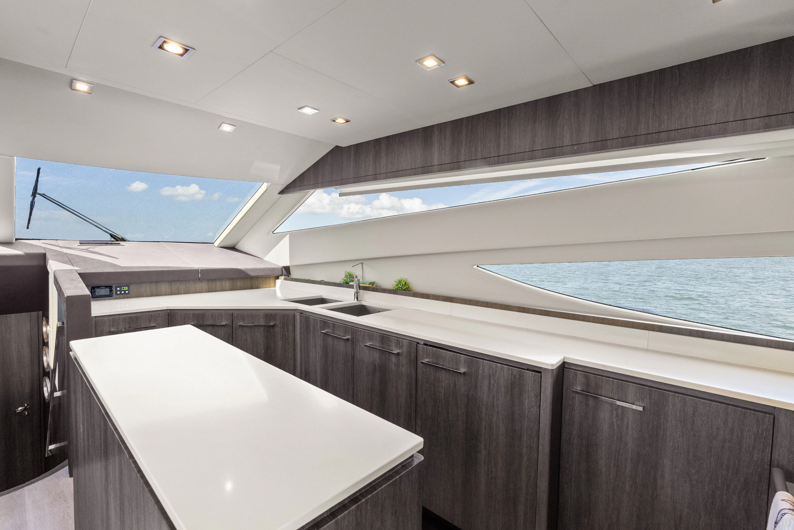 SOLARIS 65ft Uniesse Yacht For Sale