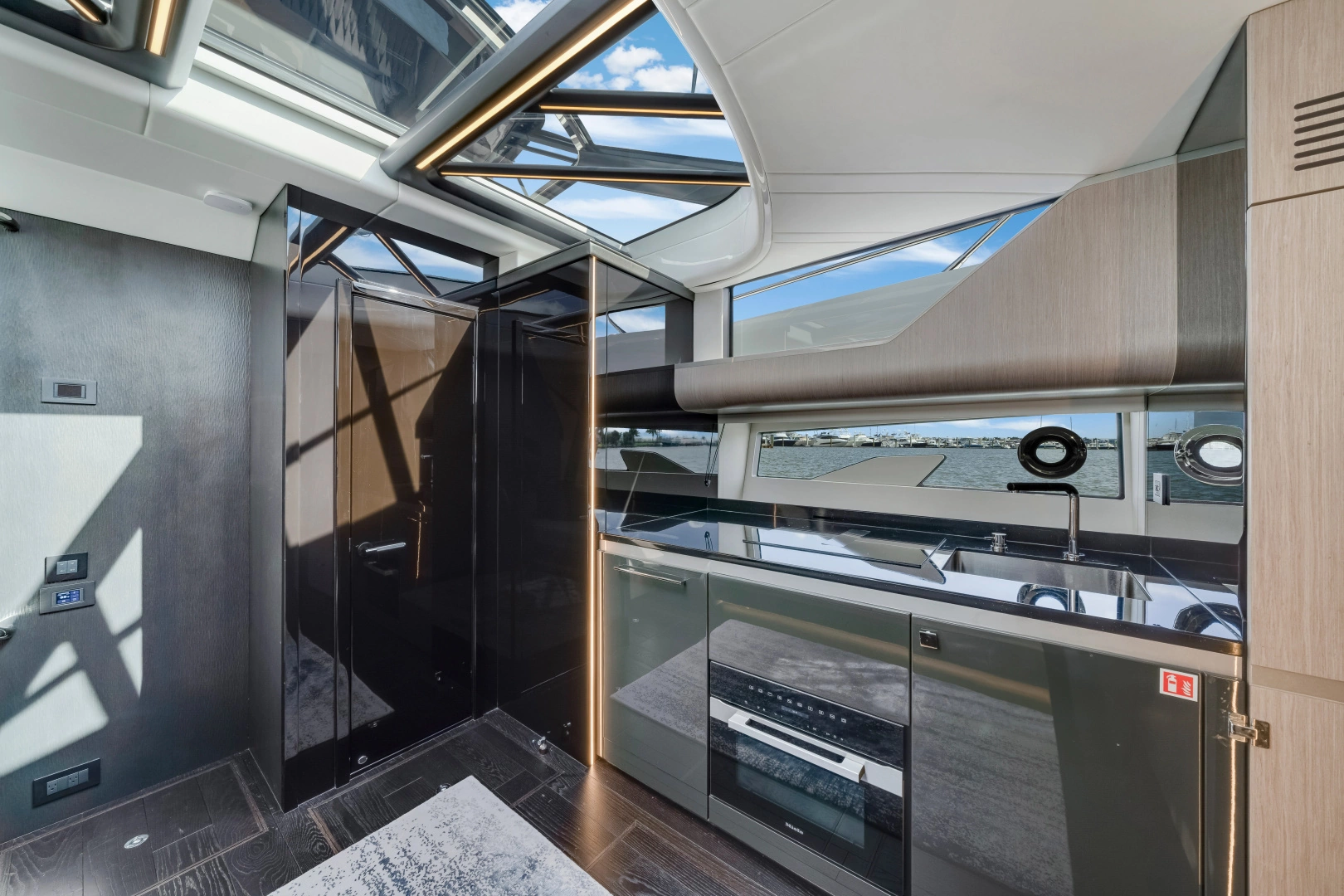Sunseeker Superhawk 55 Yacht For Sale