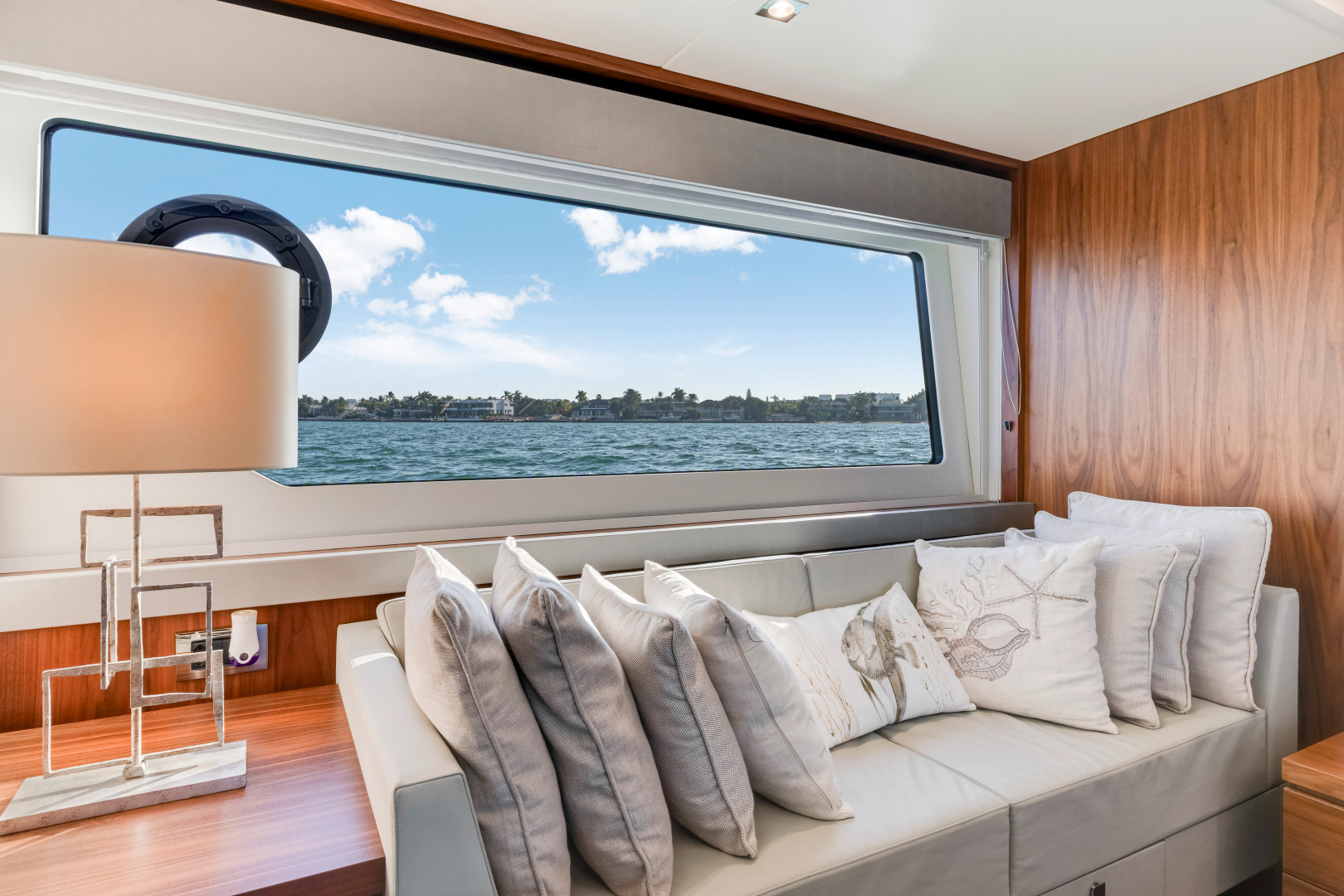 2020 Sunseeker 76 Yacht