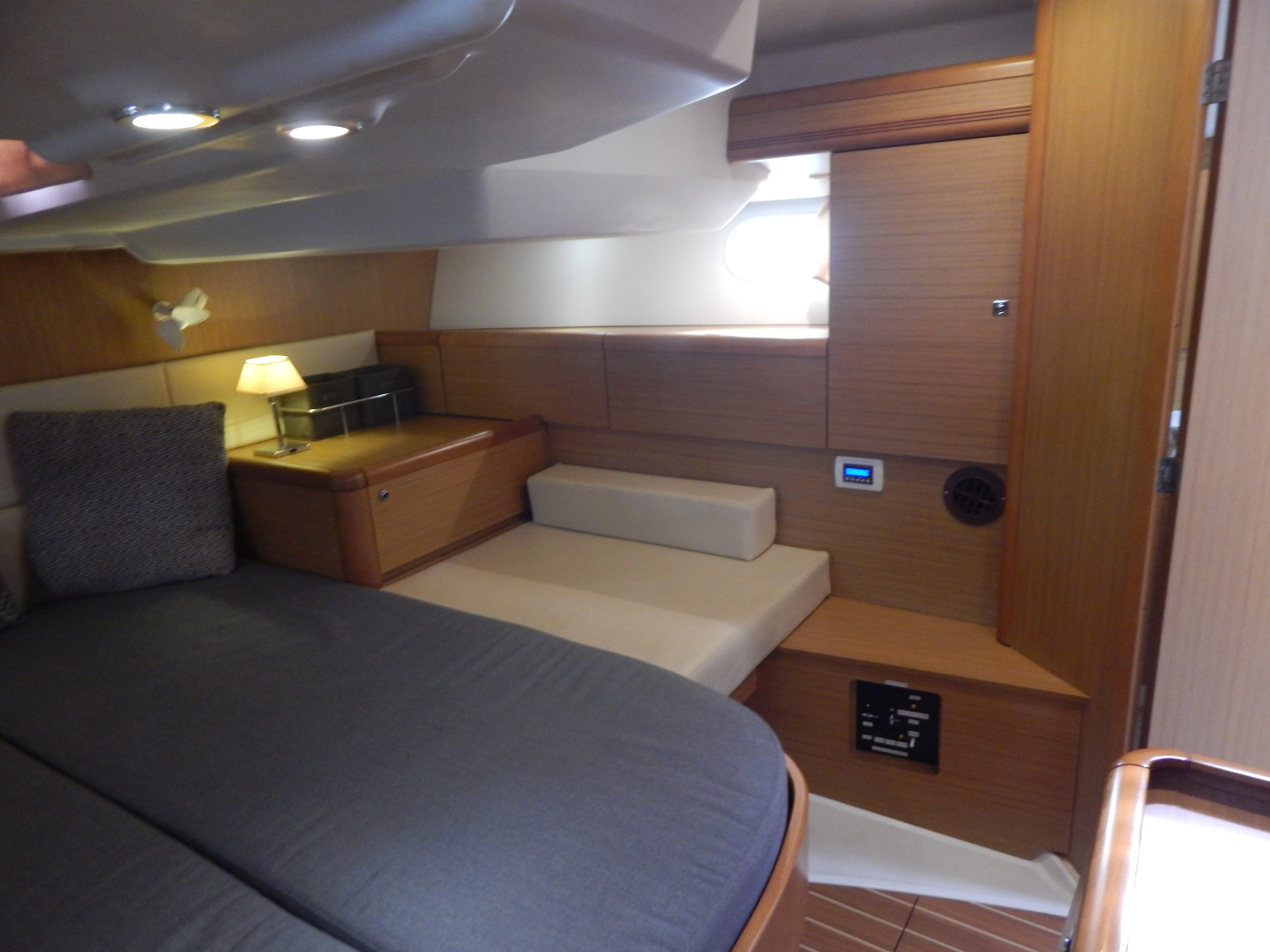 Respite 50ft Jeanneau Yacht For Sale