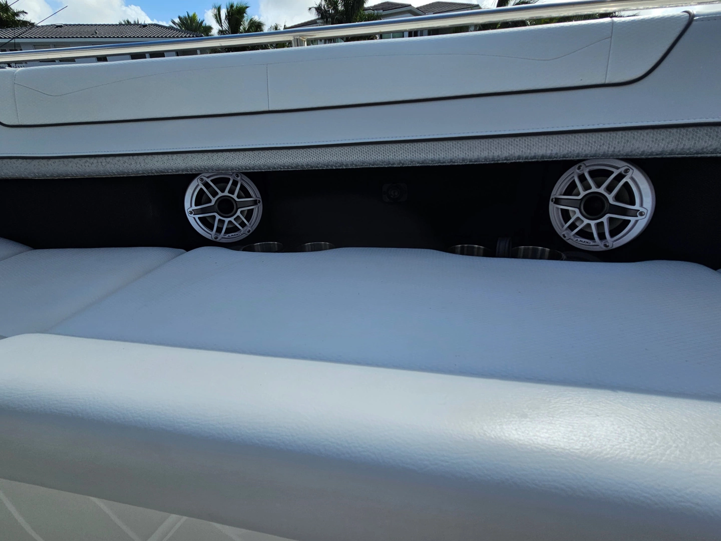 Formula 350 Crossover Bowrider Yacht For Sale