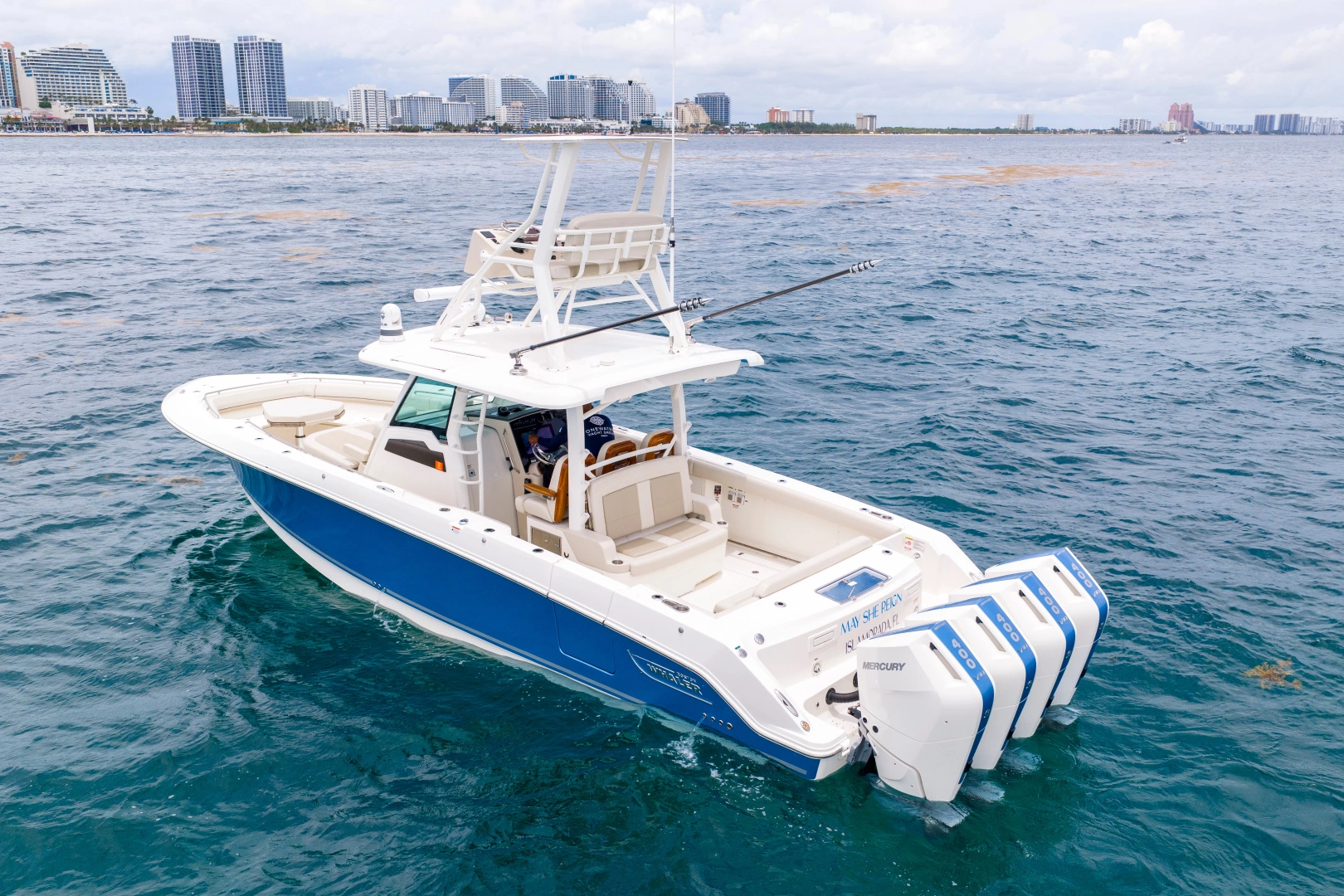 Boston Whaler 380 Outrage Yacht For Sale