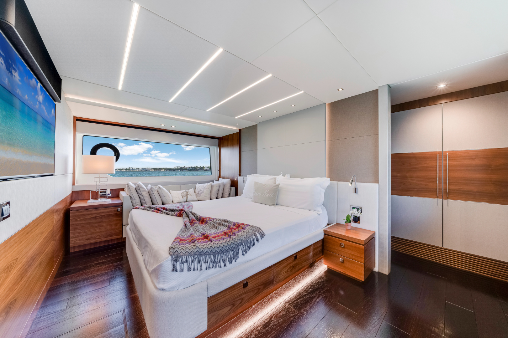 2020 Sunseeker 76 Yacht