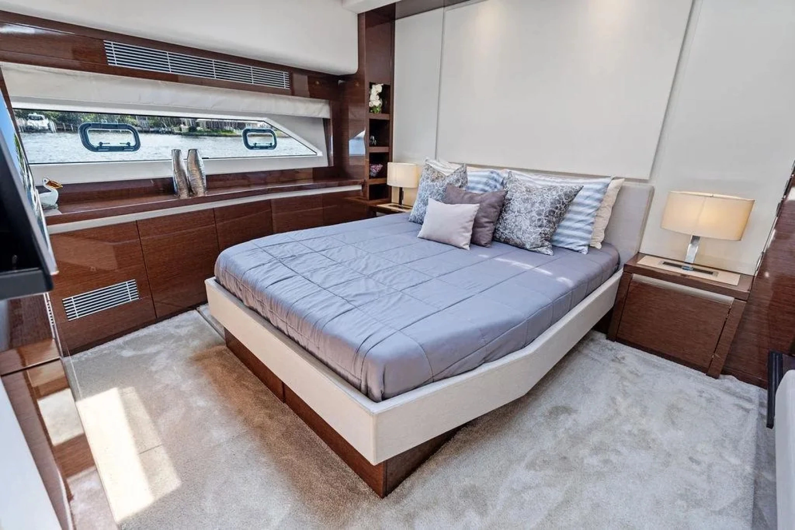 Prestige 680 Yacht For Sale
