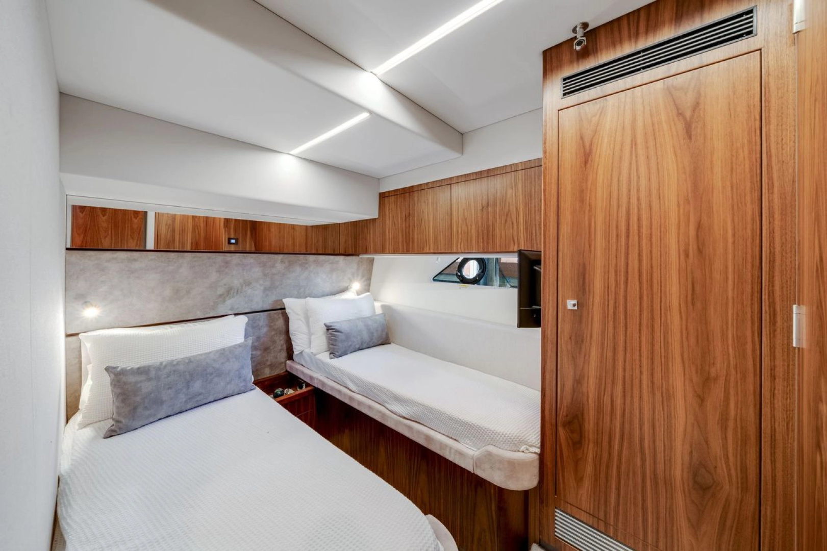 64ft Riviera Yacht For Sale 64ft Riviera Yacht For Sale