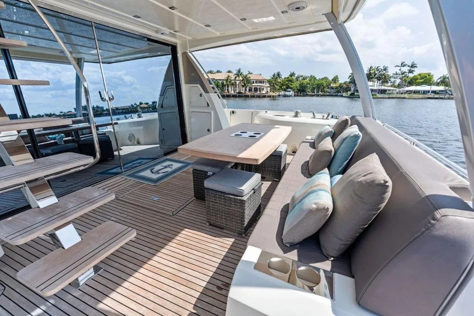 Prestige 680 Yacht For Sale