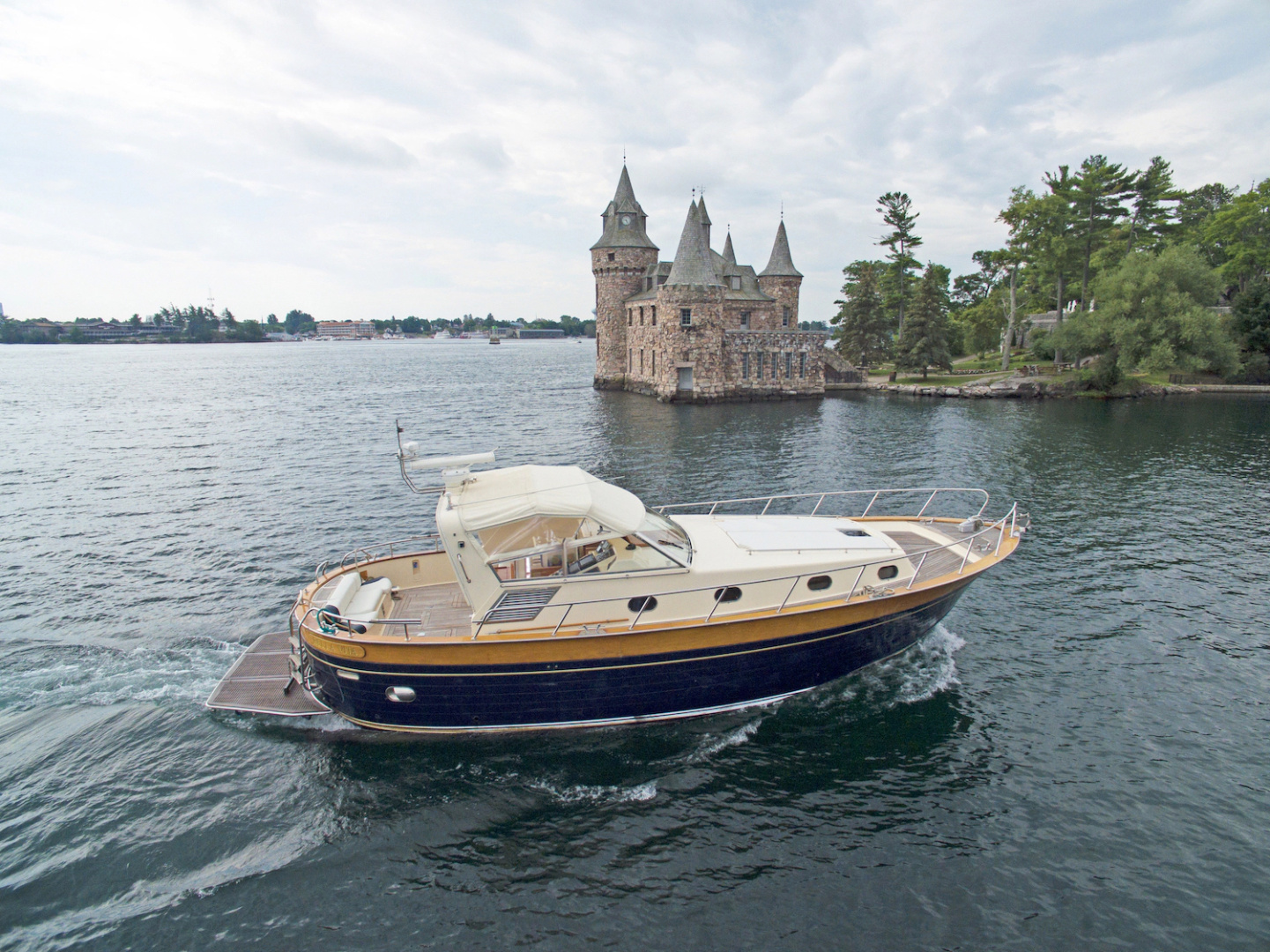 Bella Vita 40ft Apreamare Yacht For Sale